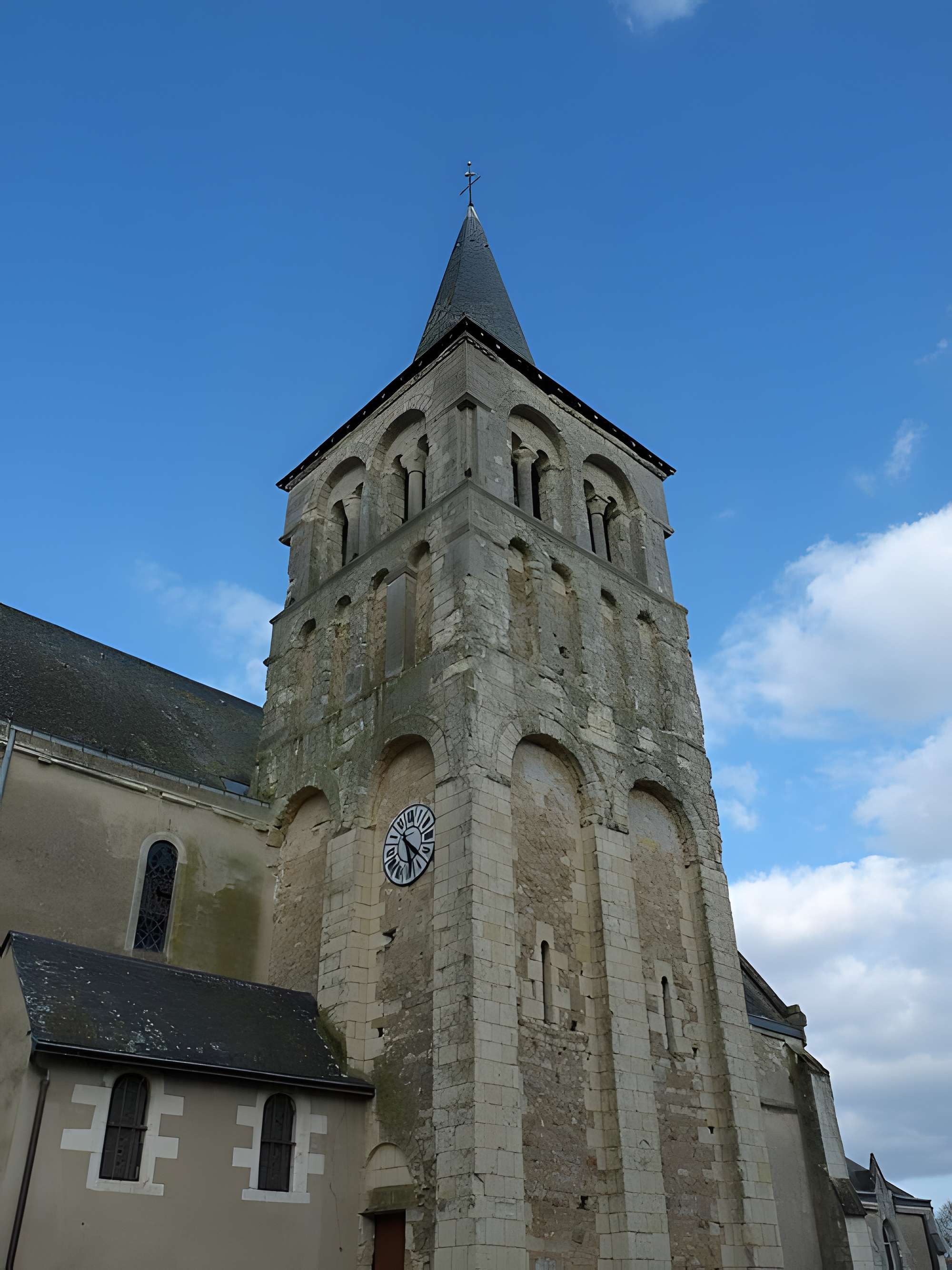 Église Saint-Pierre de Villevêque