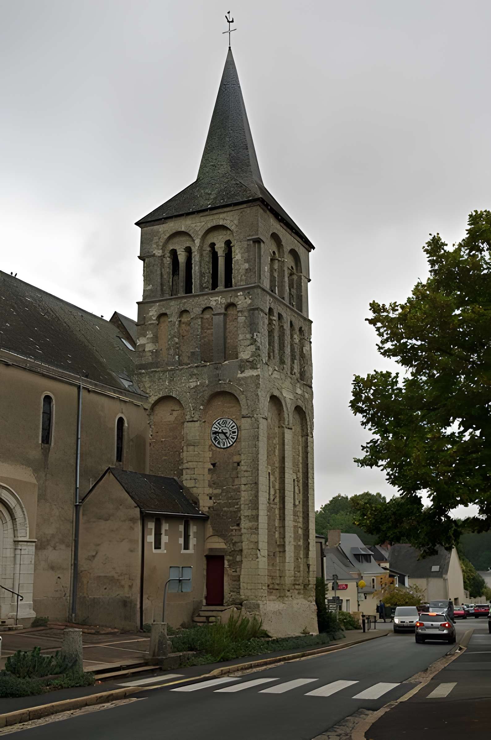 Église Saint-Pierre de Villevêque