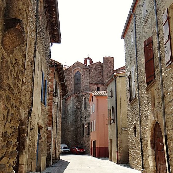 Photo de Église Saint-Pierre de Vinça et croix