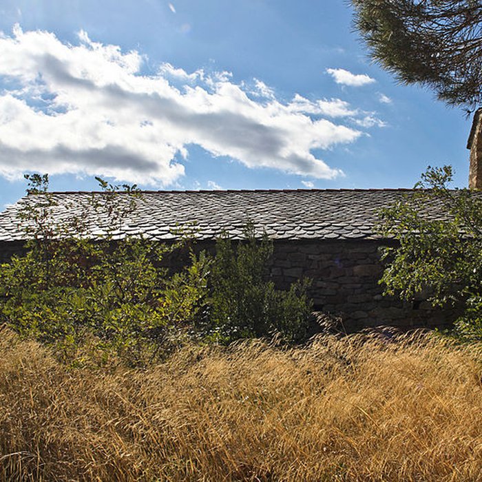 Photo de Église Saint-Pierre de Vinça et croix