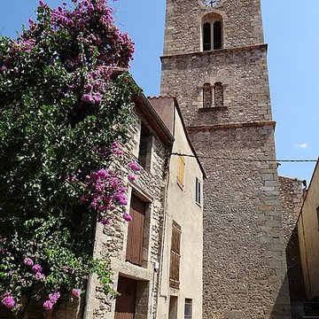Église Saint-Pierre de Vinça et croix