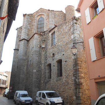 Église Saint-Pierre de Vinça et croix