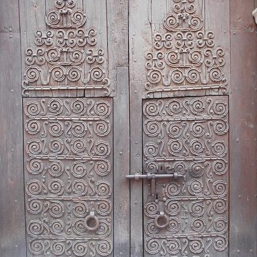 Église Saint-Pierre de Vinça et croix