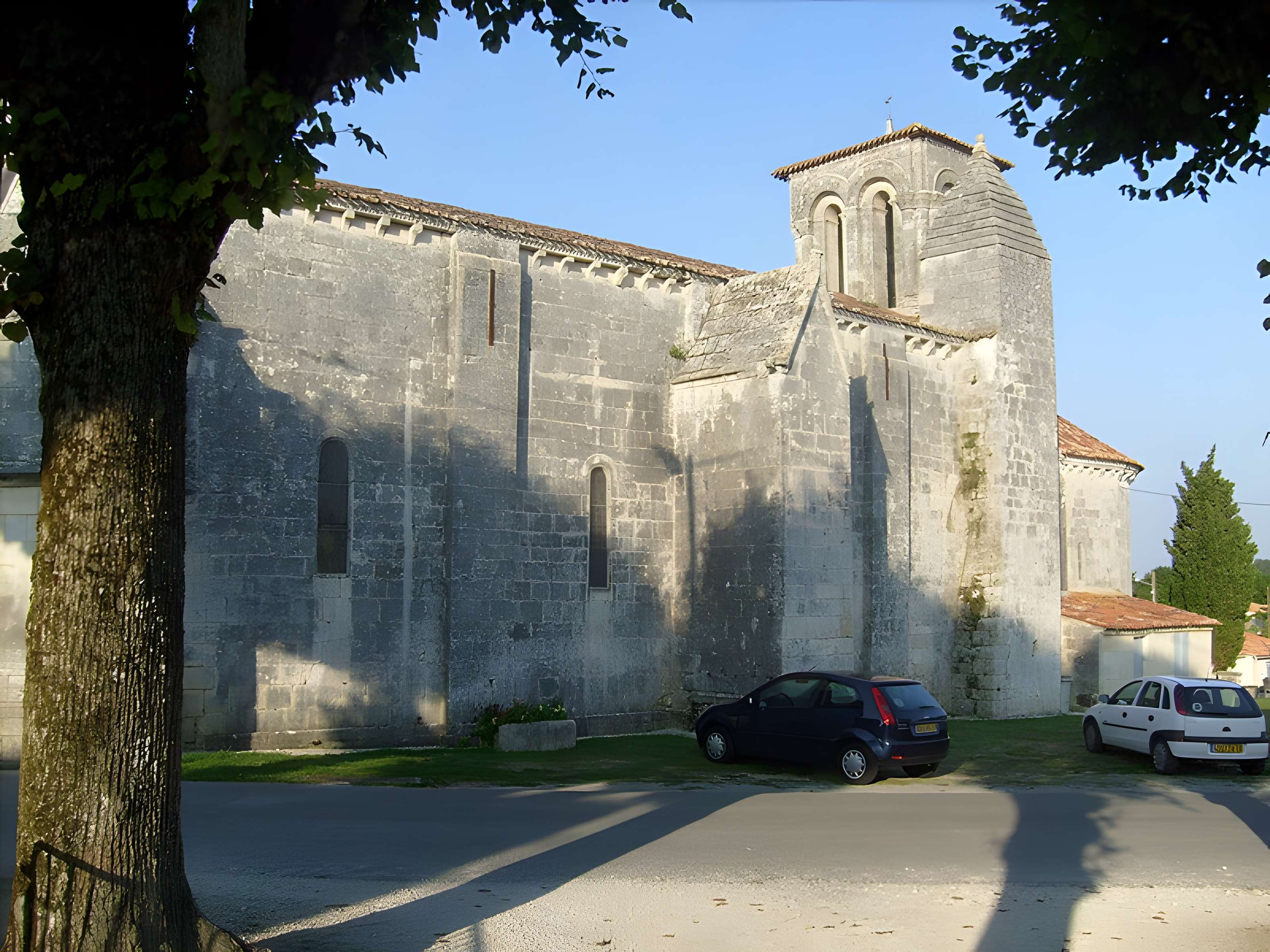Église Saint-Pierre d'Écurat