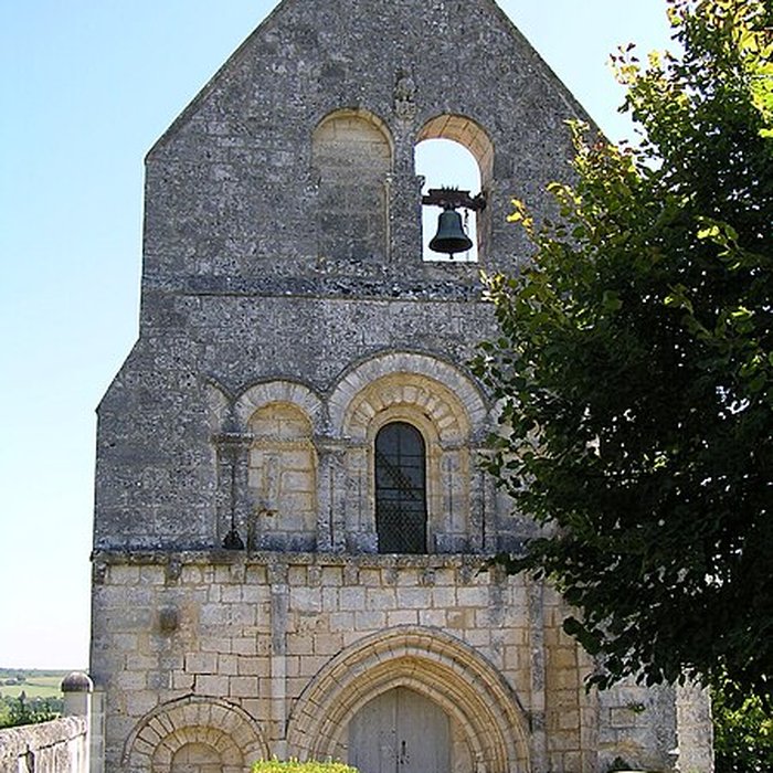 Photo de Église Saint-Pierre dÉraville