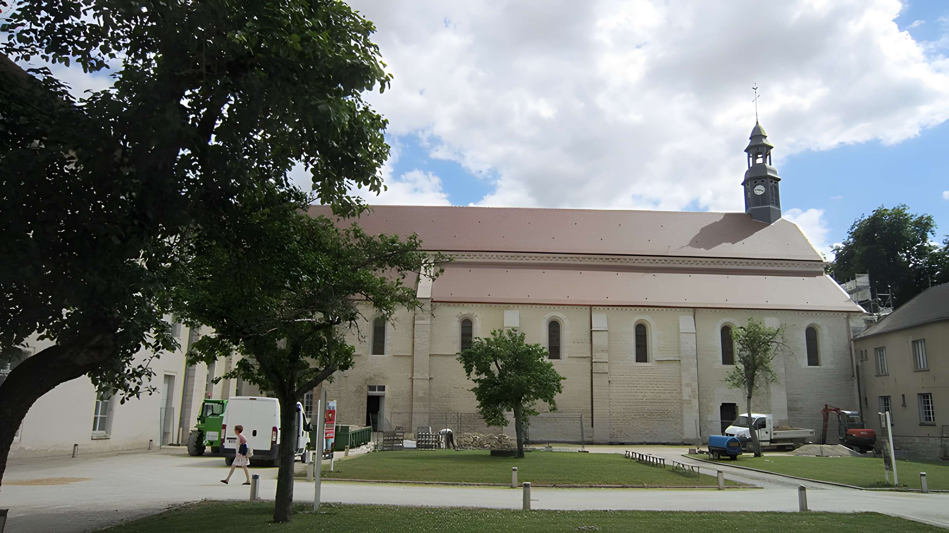 Église Saint-Pierre des Génovéfains