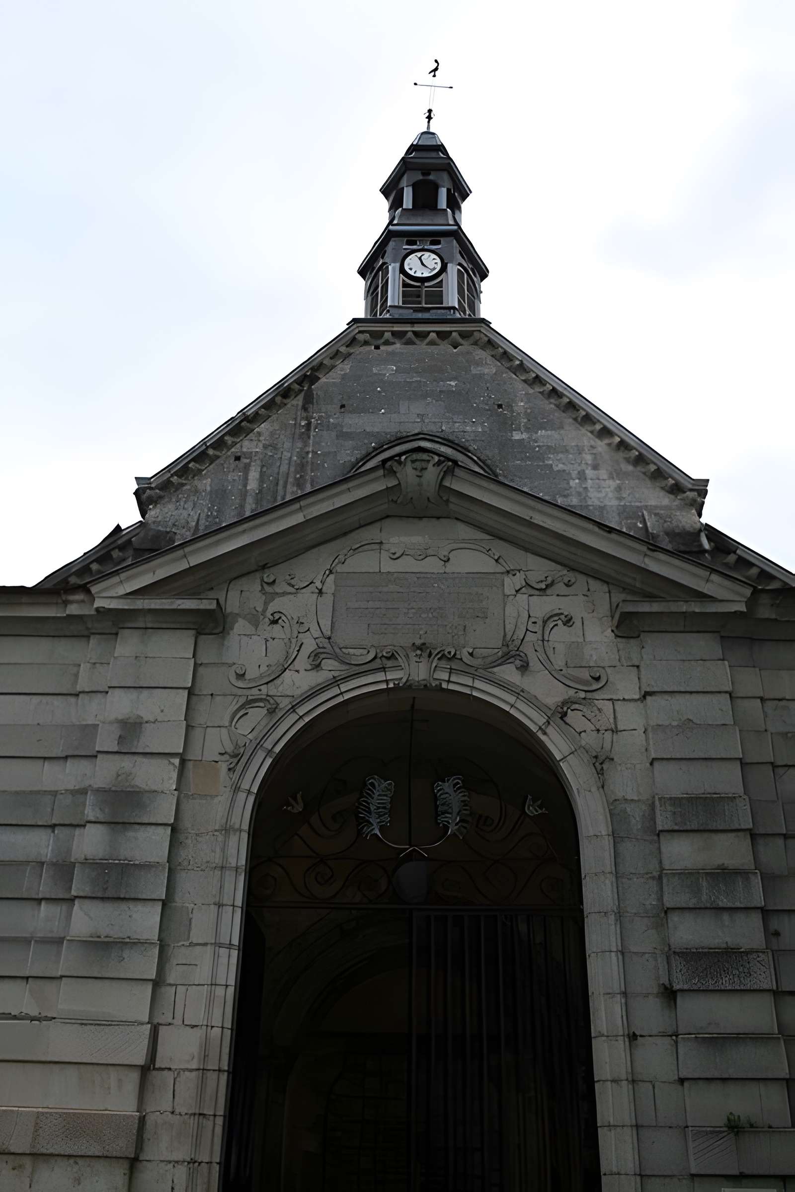 Église Saint-Pierre des Génovéfains