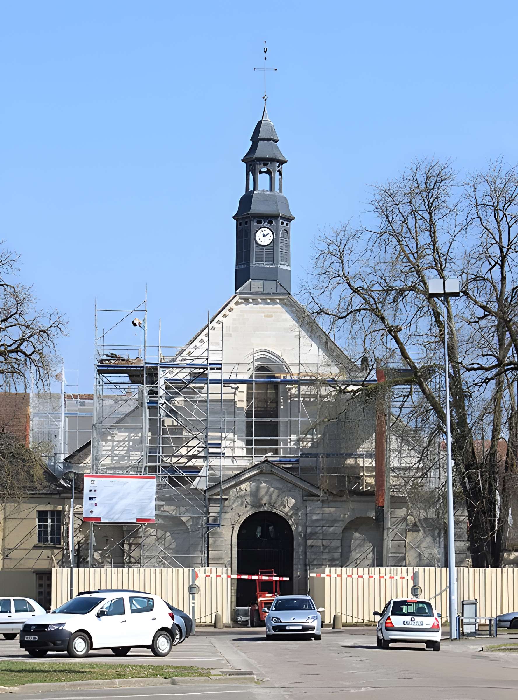 Église Saint-Pierre des Génovéfains