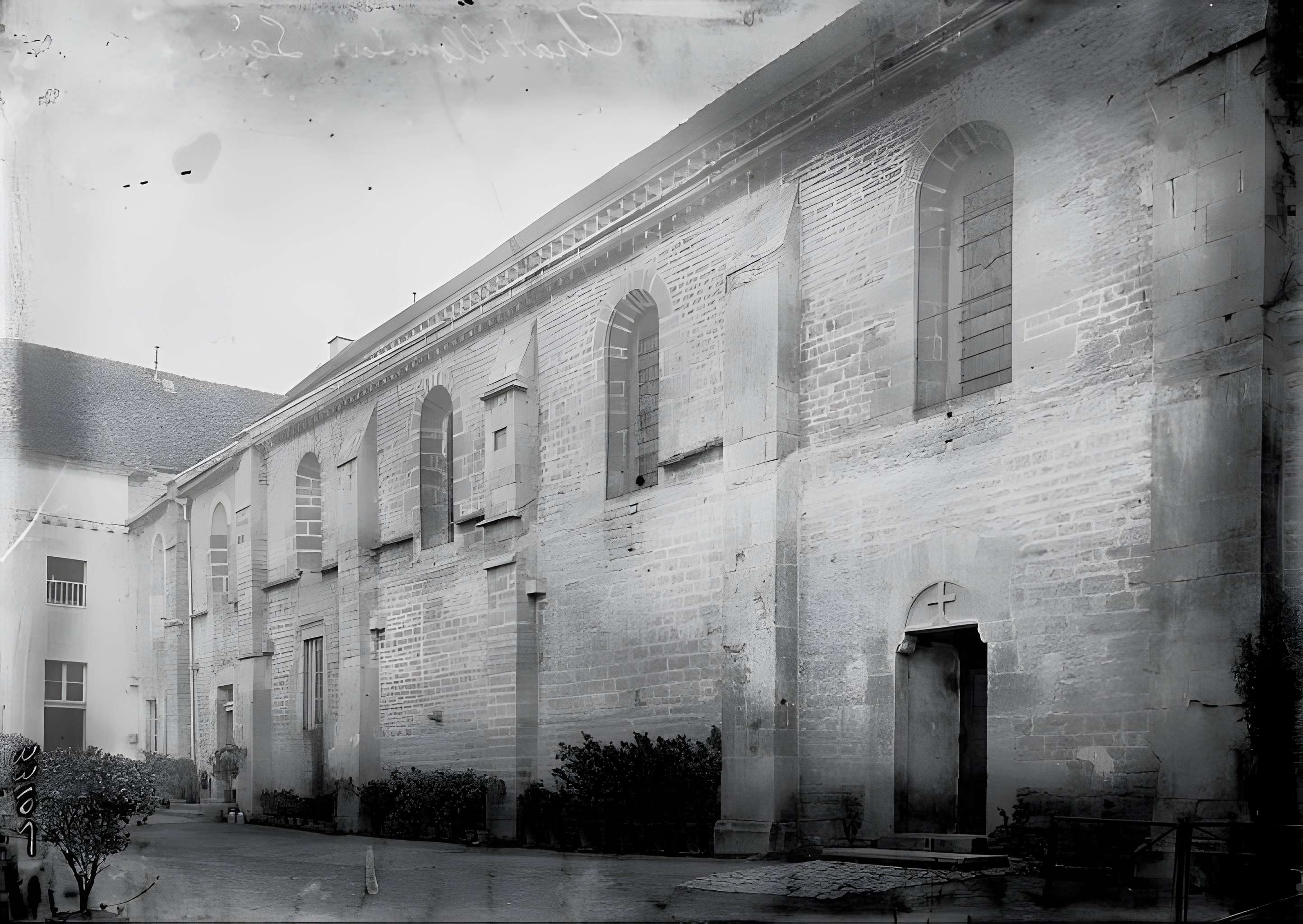 Église Saint-Pierre des Génovéfains