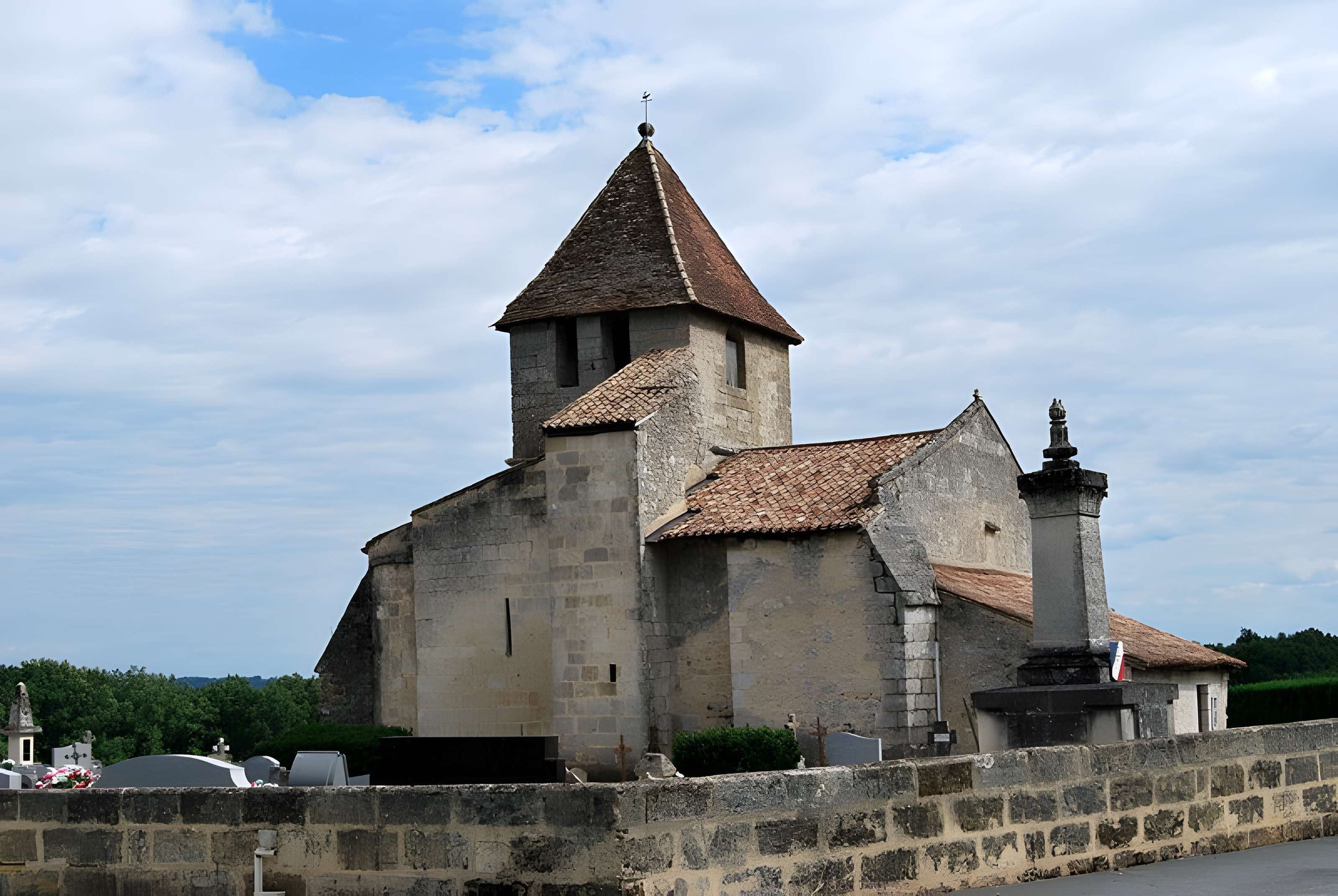 Église Saint-Pierre des Salles-de-Castillon 
