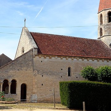 Église Saint-Pierre dEscolives-Sainte-Camille