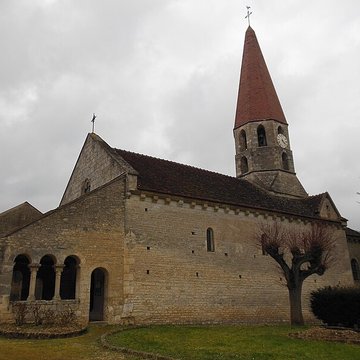 Église Saint-Pierre dEscolives-Sainte-Camille