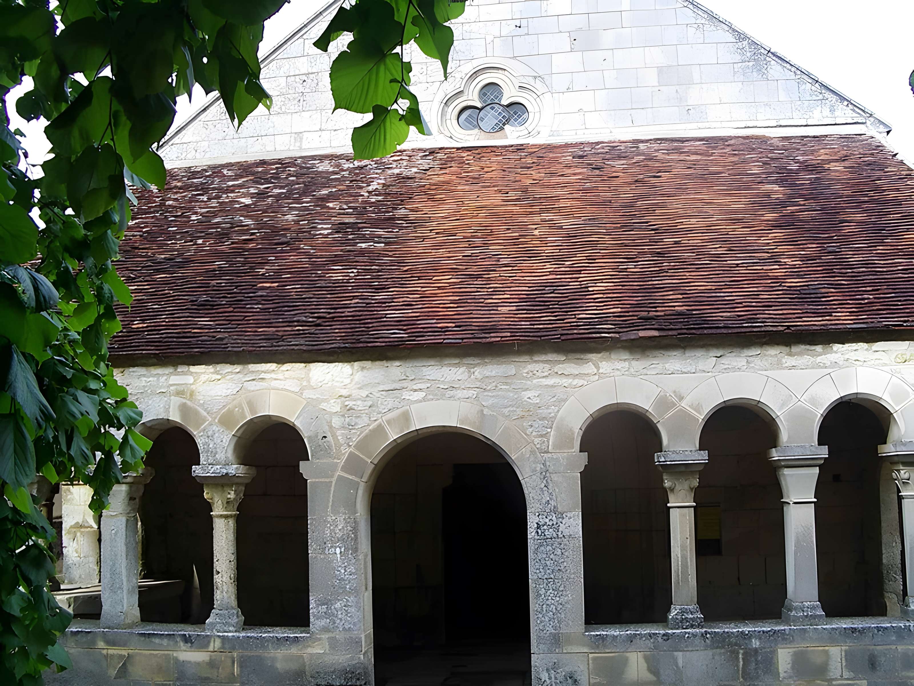Église Saint-Pierre d'Escolives-Sainte-Camille