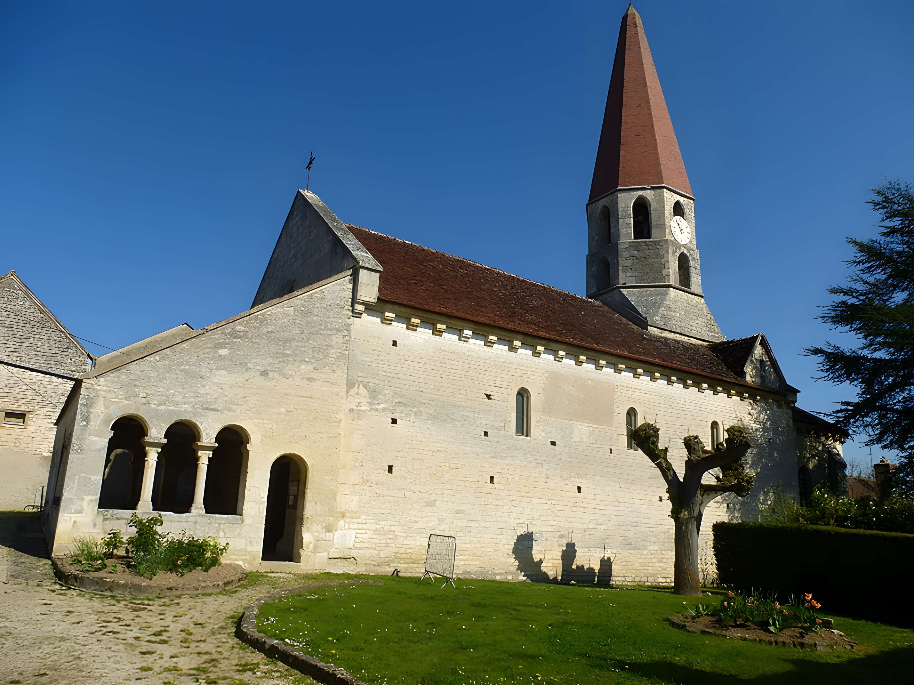 Église Saint-Pierre d'Escolives-Sainte-Camille