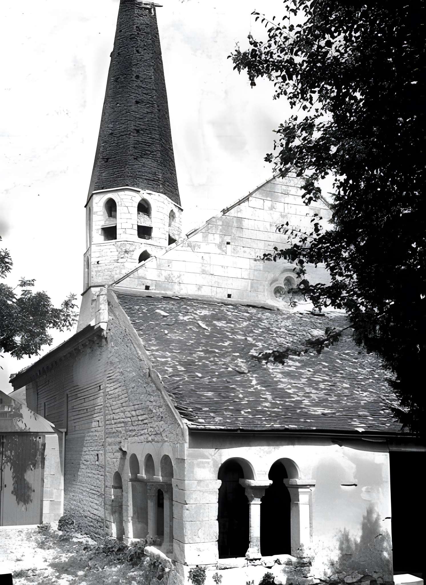 Église Saint-Pierre d'Escolives-Sainte-Camille