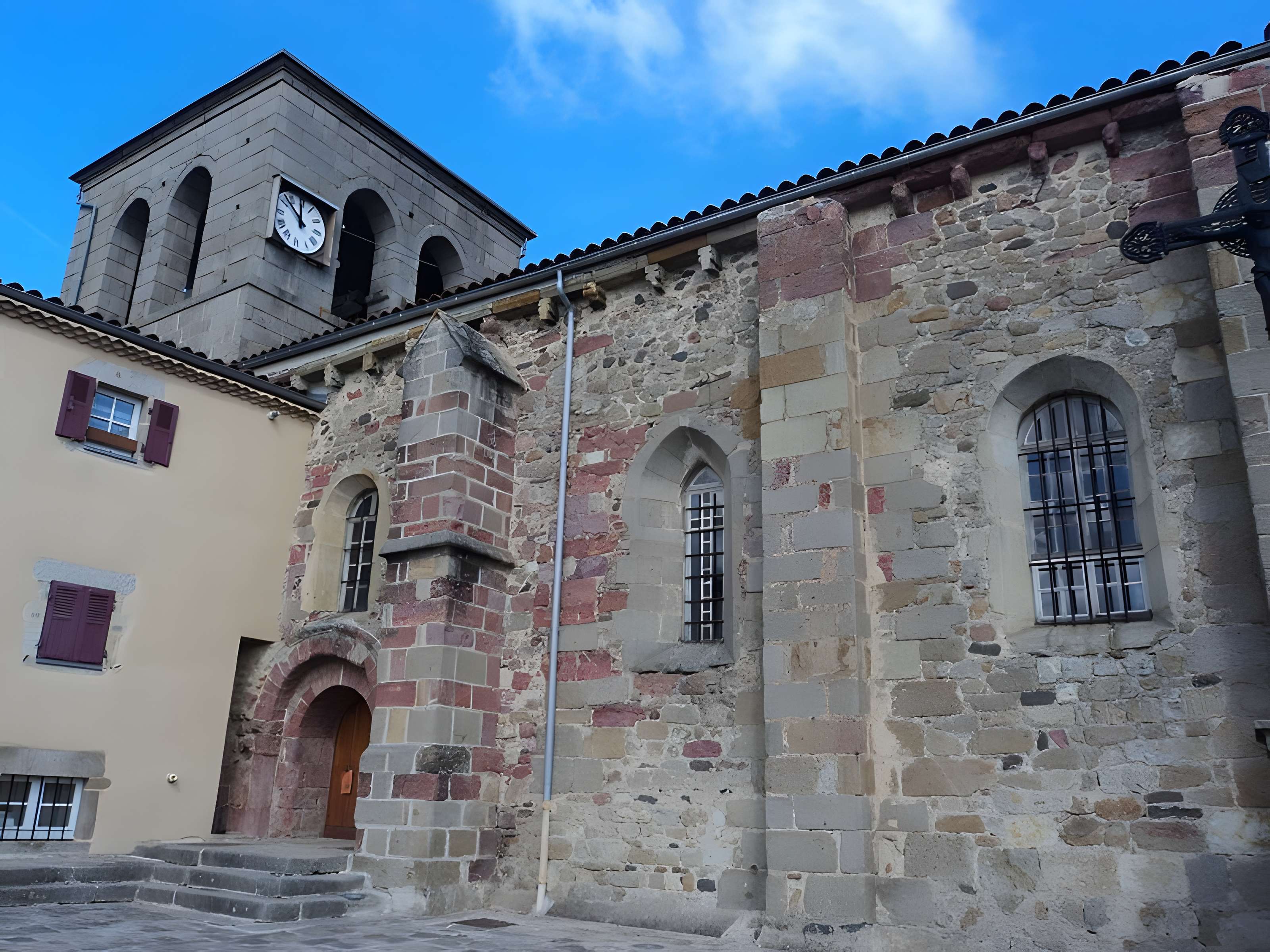 Église Saint-Pierre d'Isserteaux 
