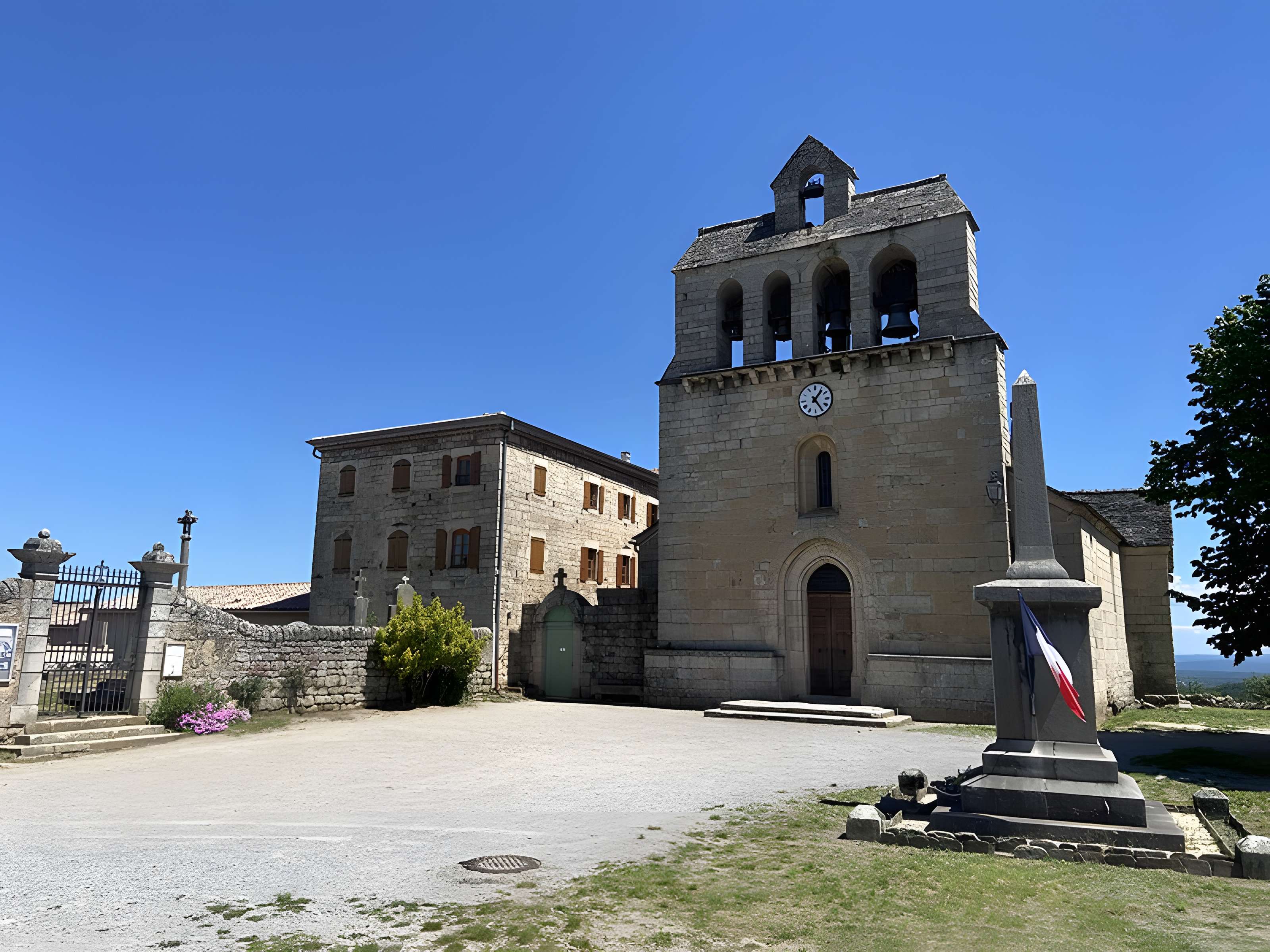 Église Saint-Pierre-aux-Liens de Payzac