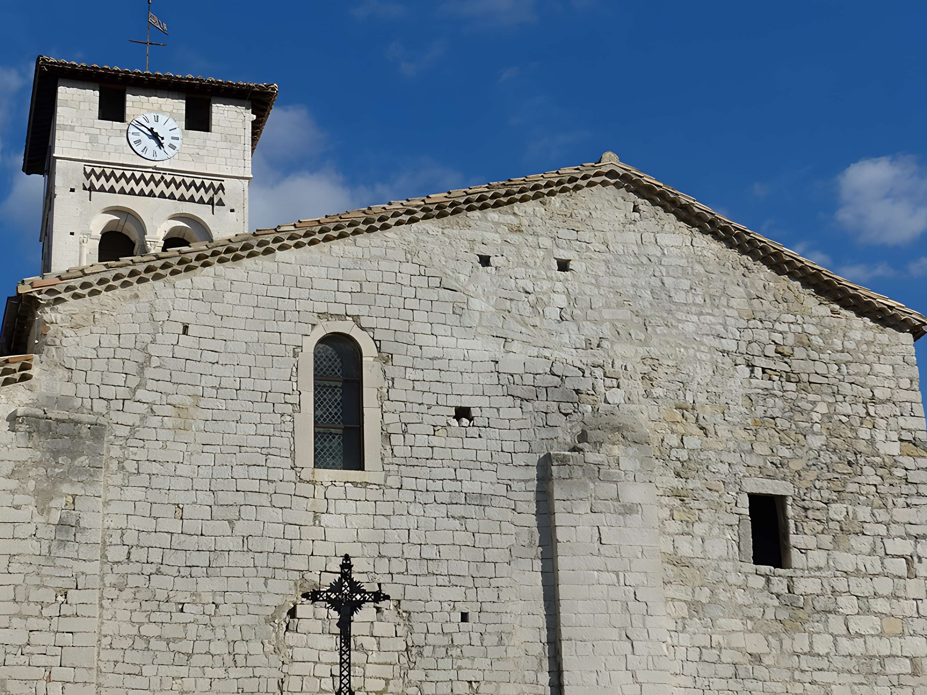 Église Saint-Pierre-aux-Liens de Ruoms