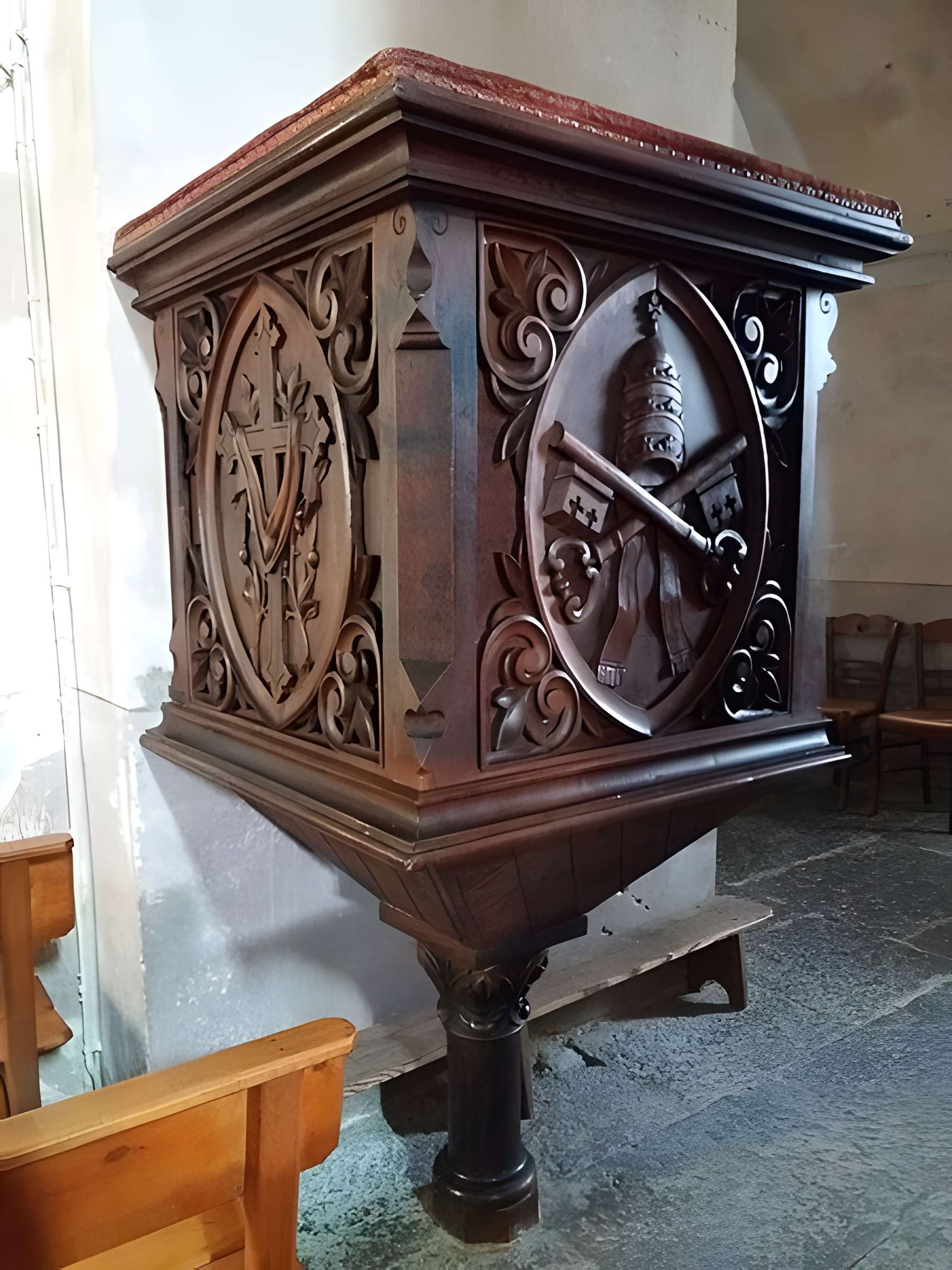 Église Saint-Pierre-aux-Liens de Ruoms