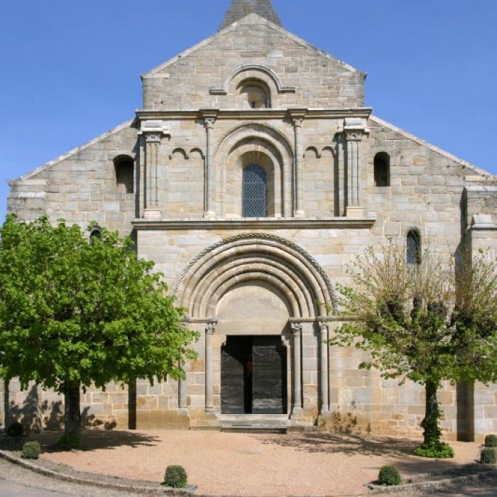 Photo de Église Saint-Pierre-aux-Liens de Varenne-lArconce