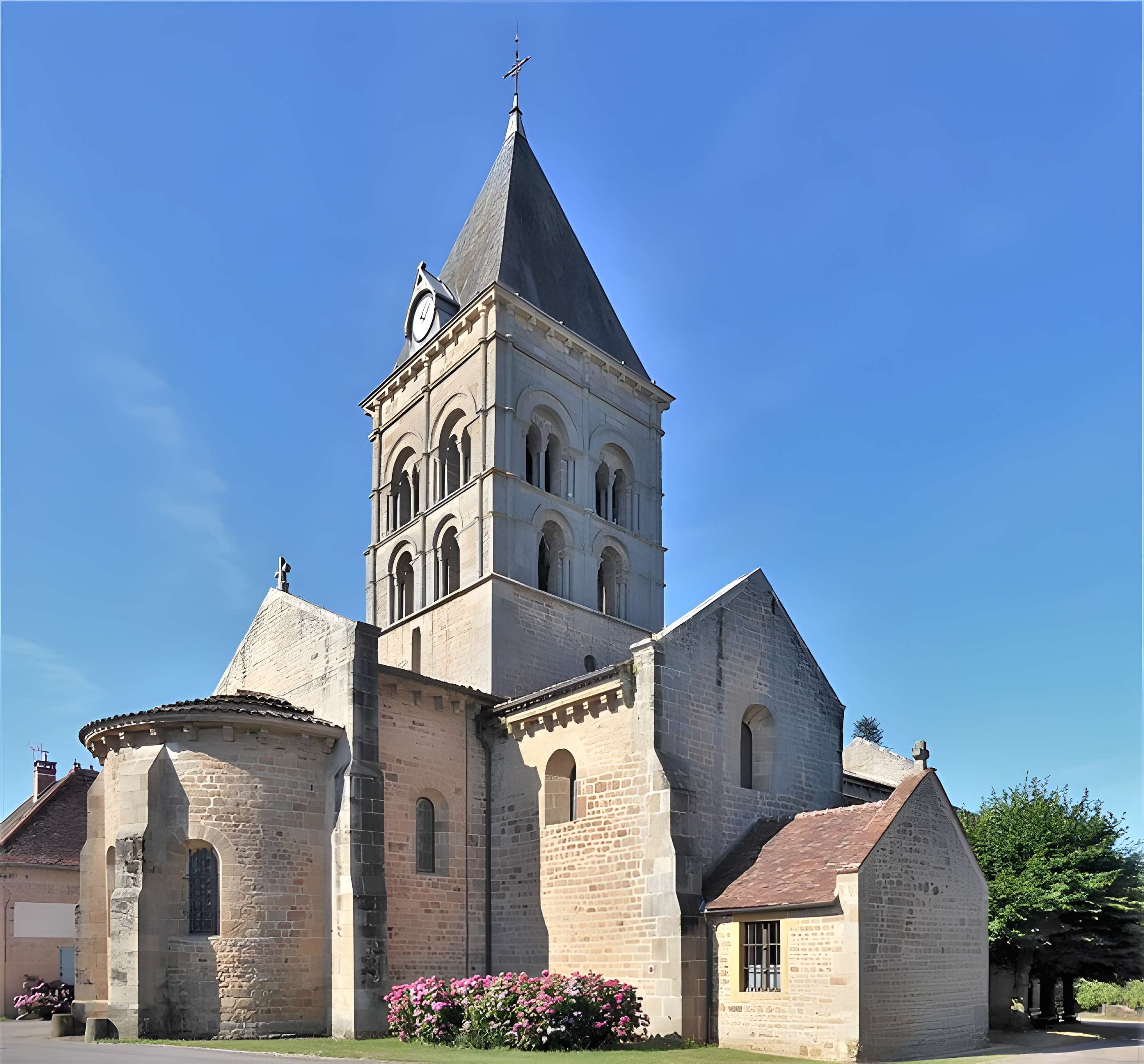 Église Saint-Pierre-aux-Liens de Varenne-l'Arconce
