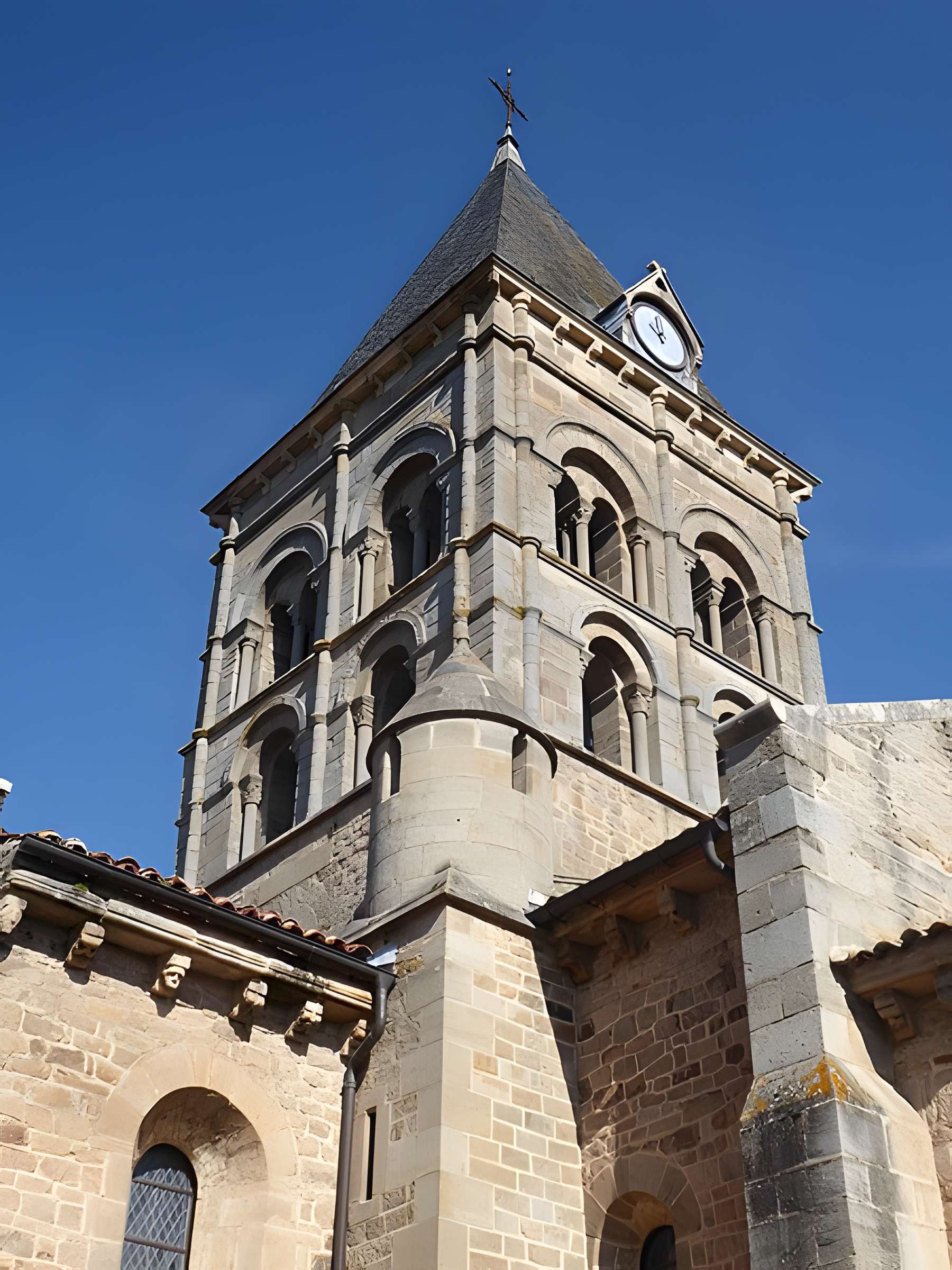 Église Saint-Pierre-aux-Liens de Varenne-l'Arconce