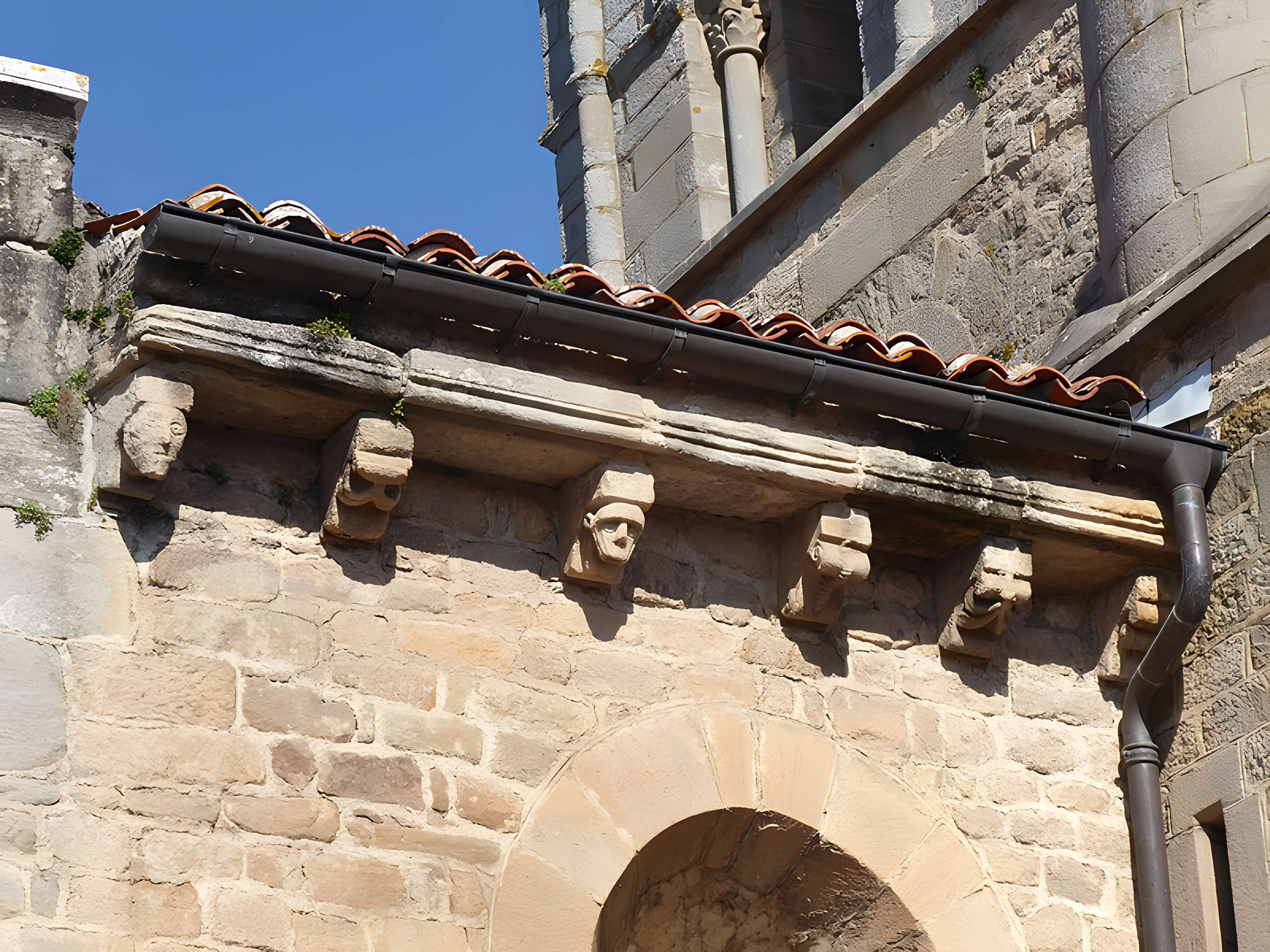 Église Saint-Pierre-aux-Liens de Varenne-l'Arconce