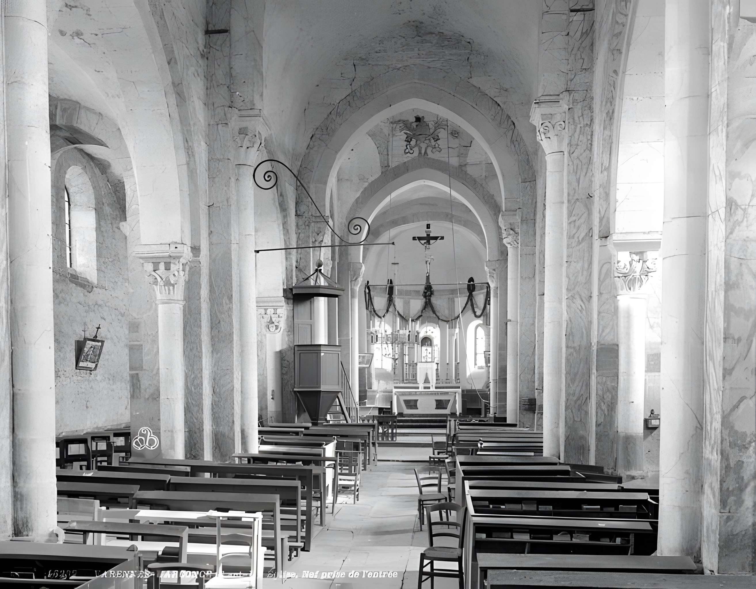 Église Saint-Pierre-aux-Liens de Varenne-l'Arconce