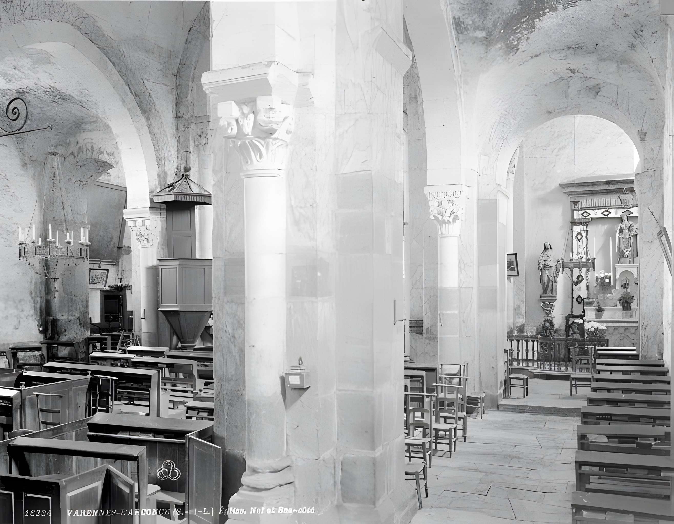 Église Saint-Pierre-aux-Liens de Varenne-l'Arconce