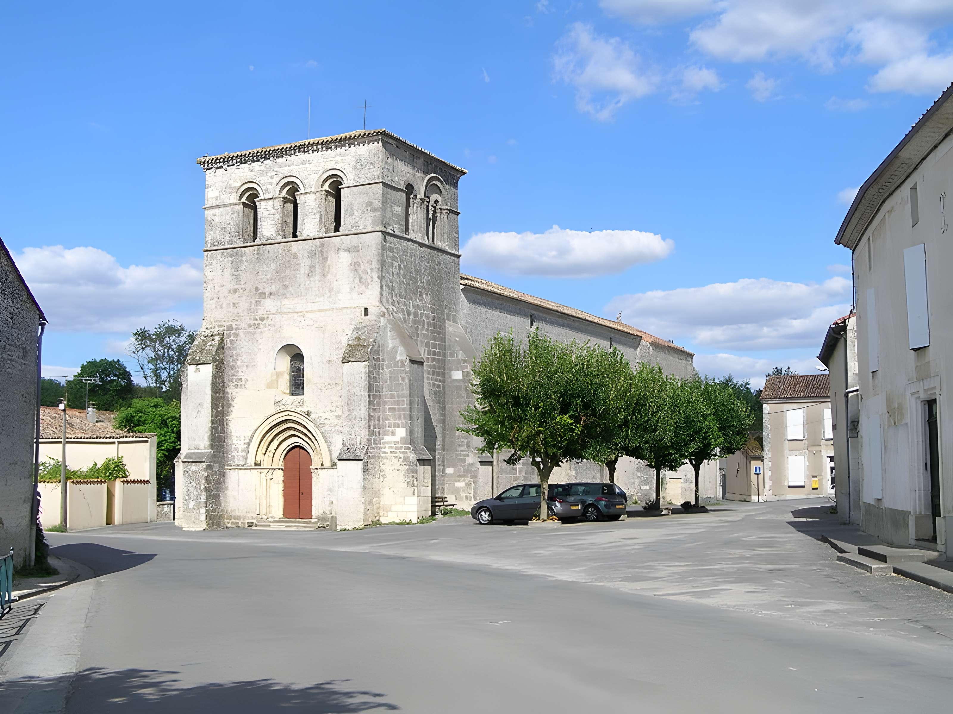 Église Saint-Pierre-des-Martyrs de Genac 