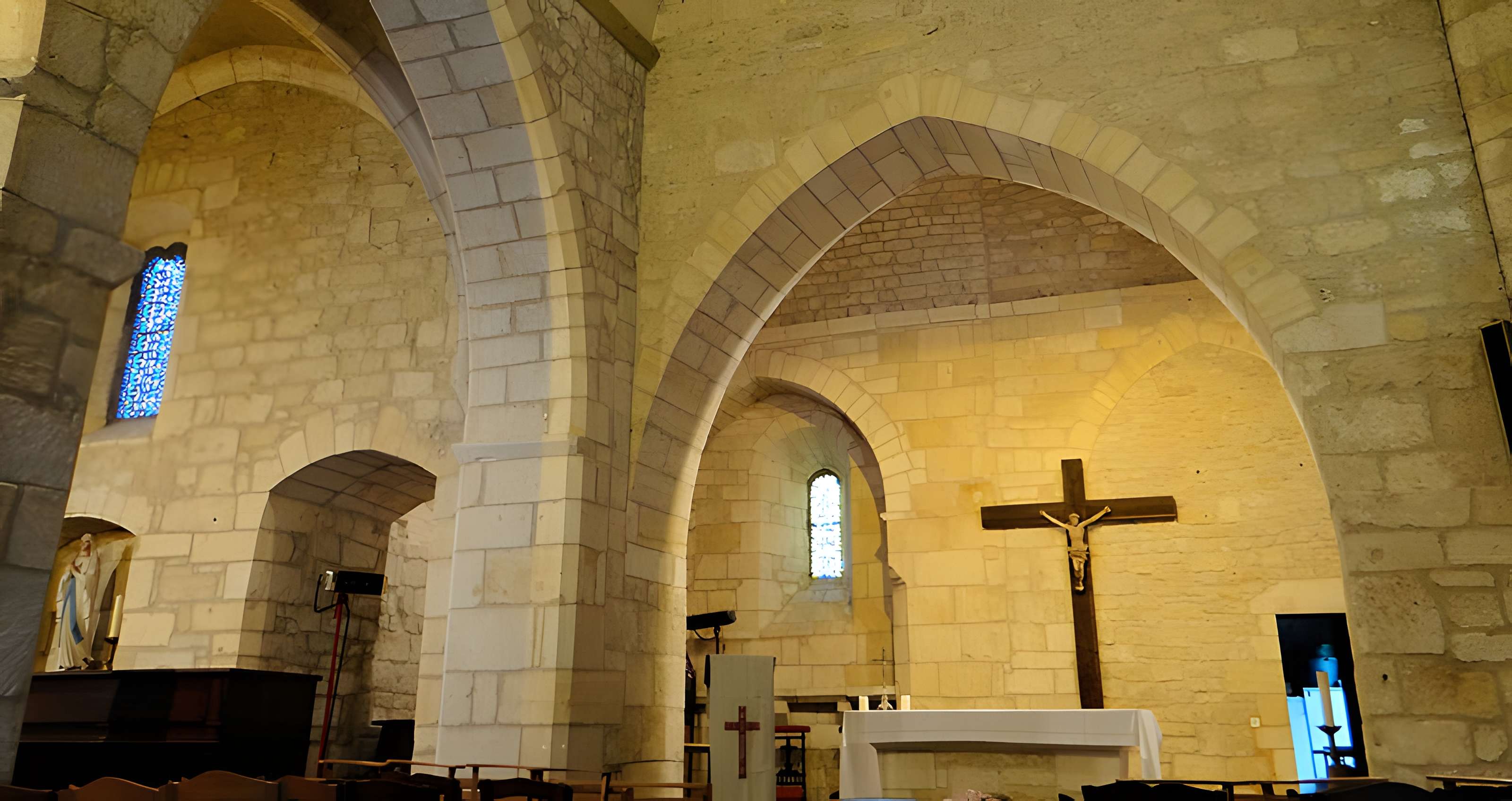Église Saint-Pierre-ès-Liens de Calviac-en-Périgord