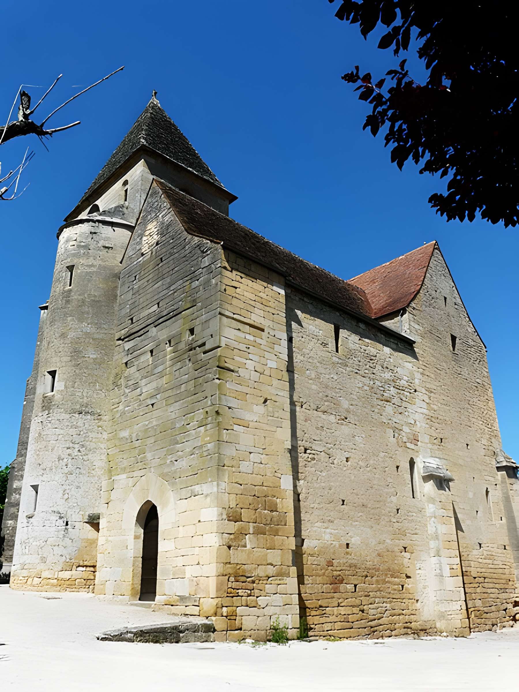 Église Saint-Pierre-ès-Liens de Calviac-en-Périgord
