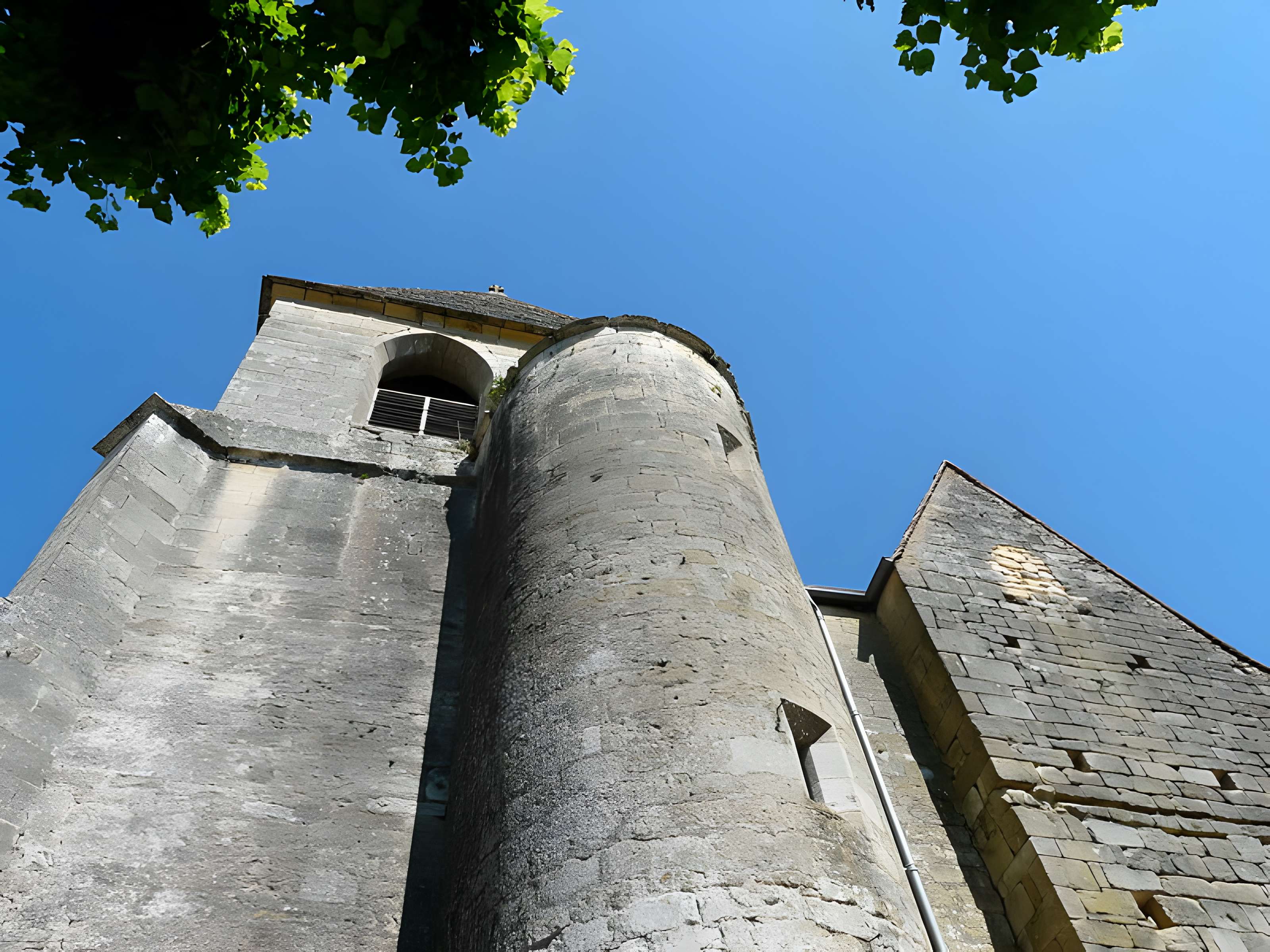 Église Saint-Pierre-ès-Liens de Calviac-en-Périgord