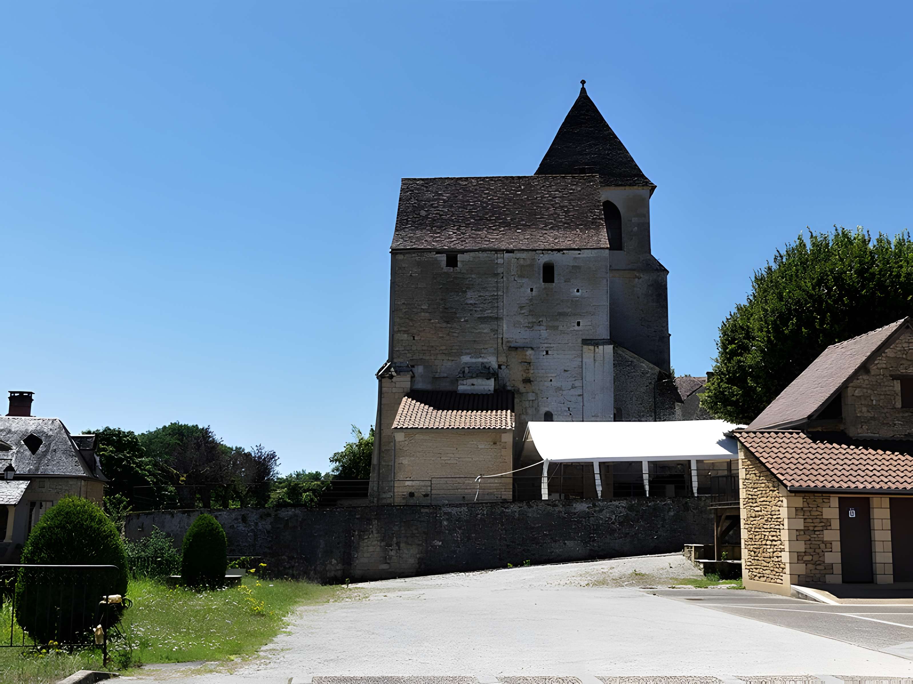 Église Saint-Pierre-ès-Liens de Calviac-en-Périgord