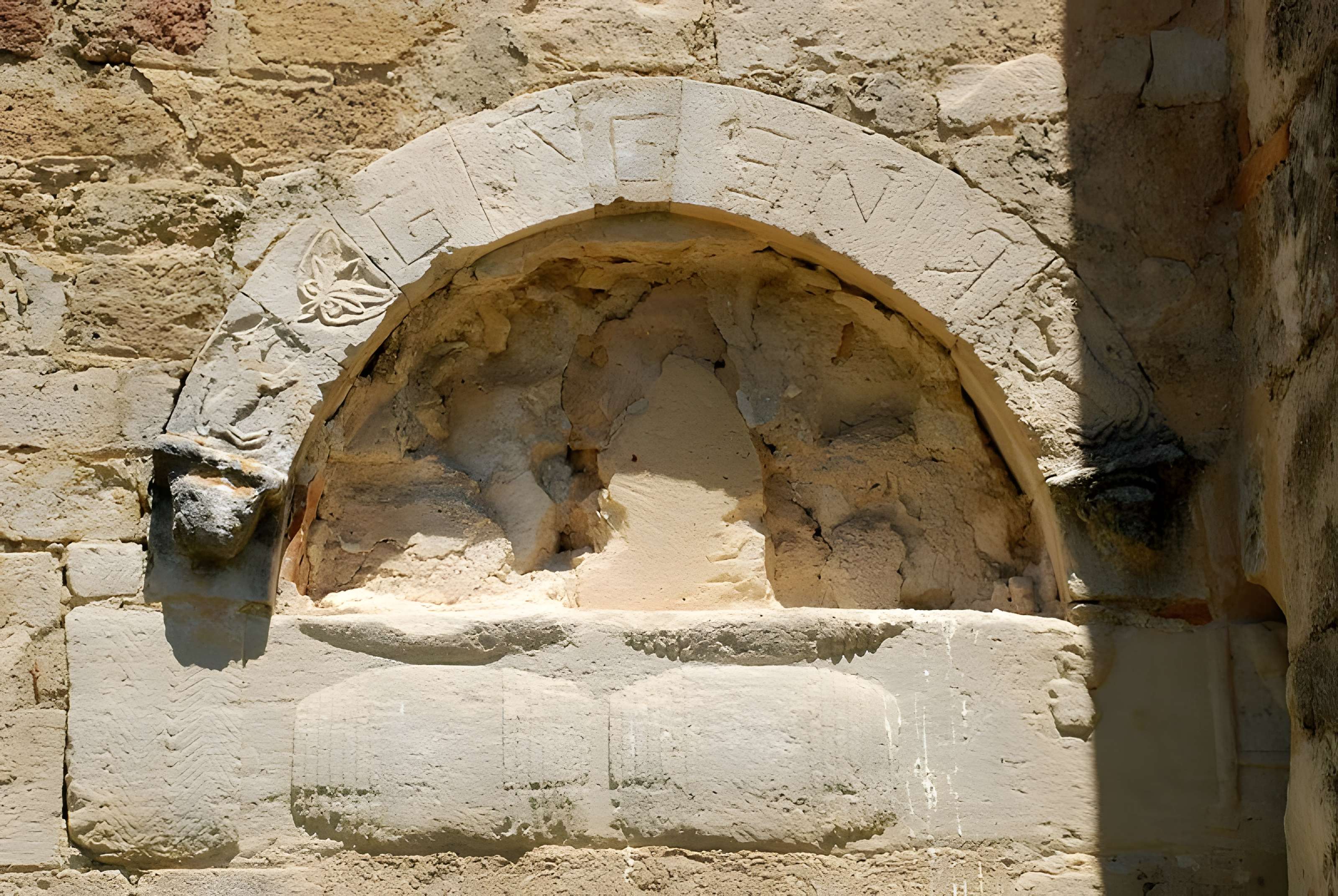 Église Saint-Pierre-ès-Liens de Colonzelle