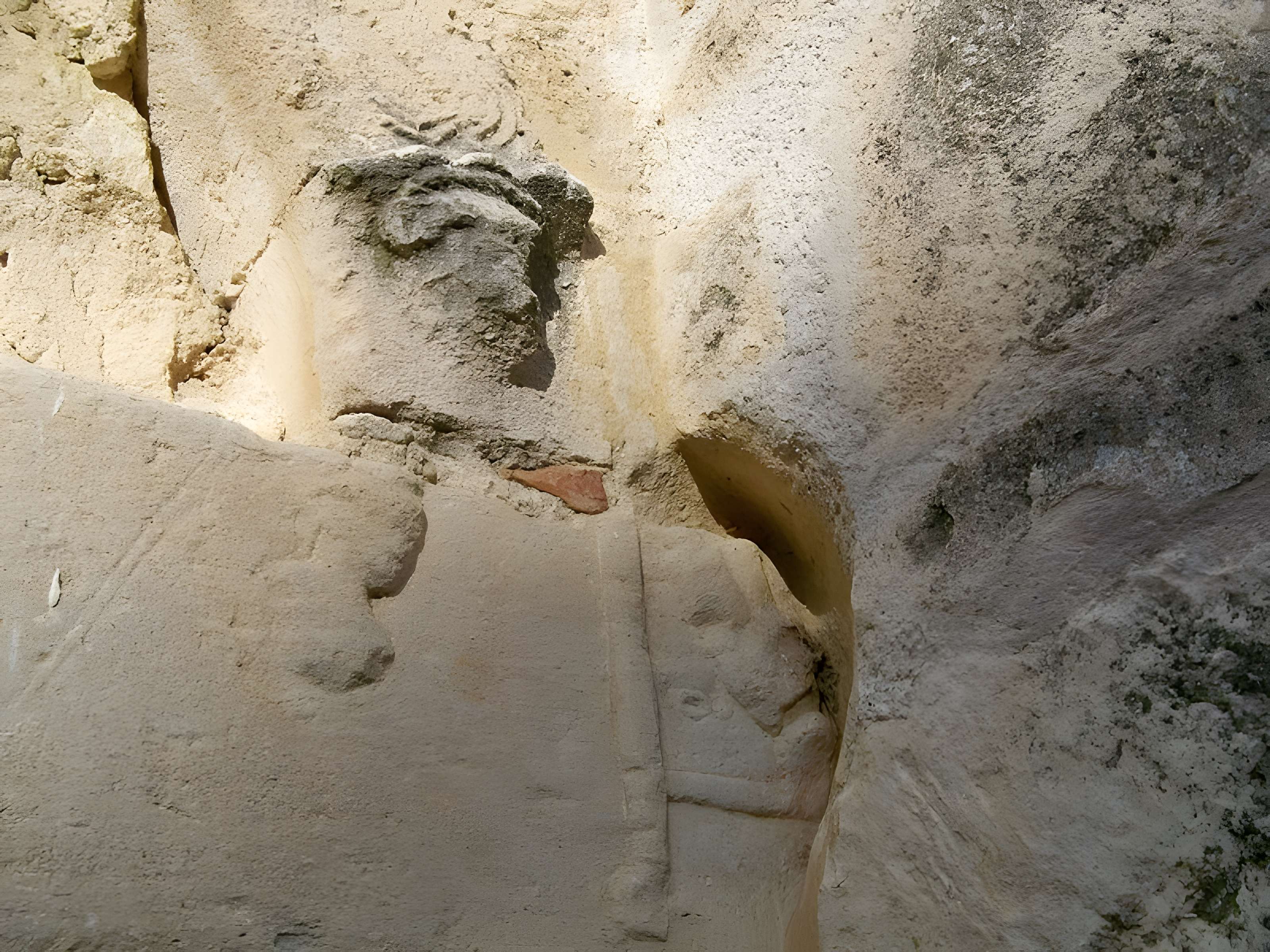Église Saint-Pierre-ès-Liens de Colonzelle