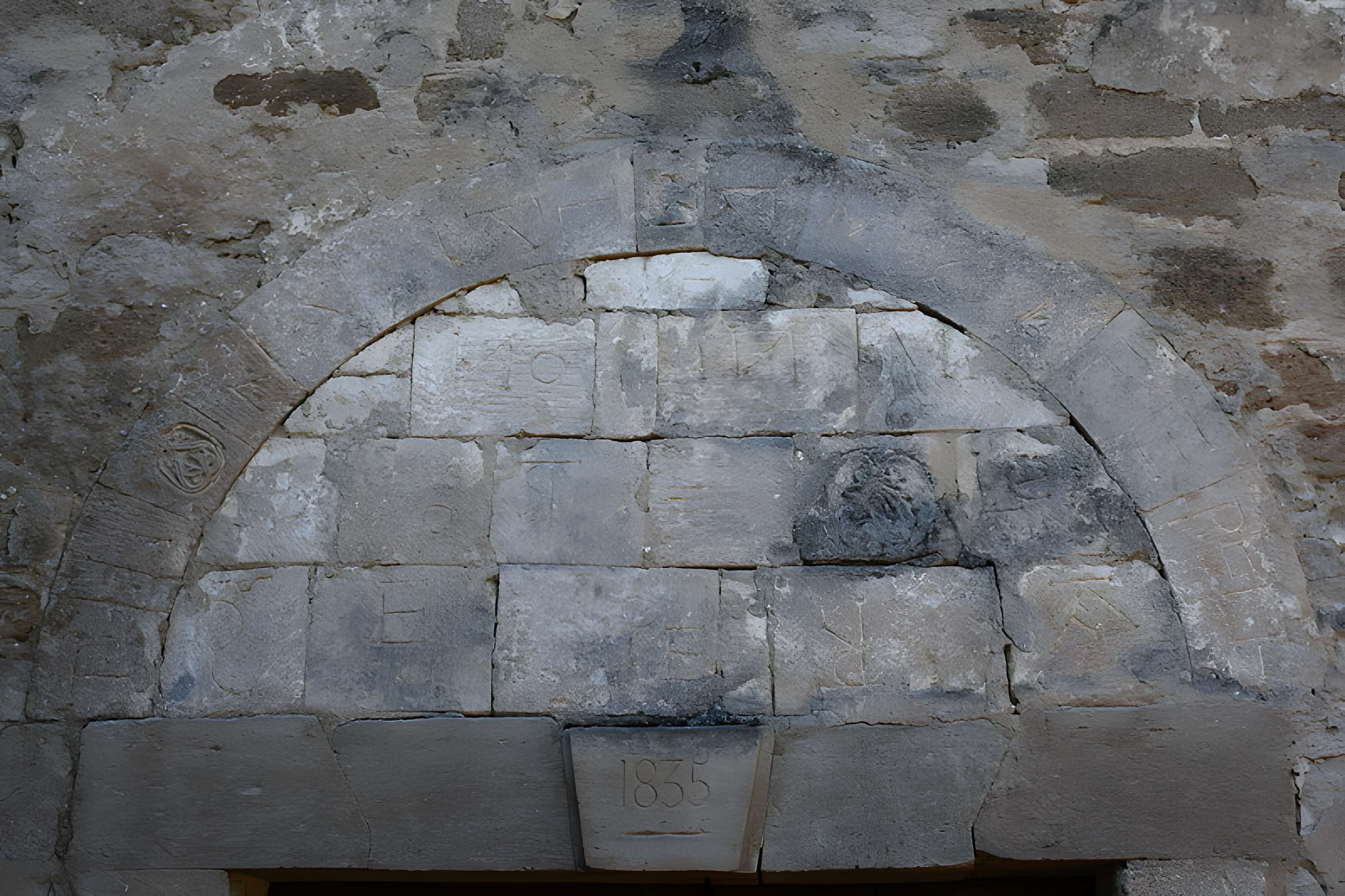 Église Saint-Pierre-ès-Liens de Colonzelle