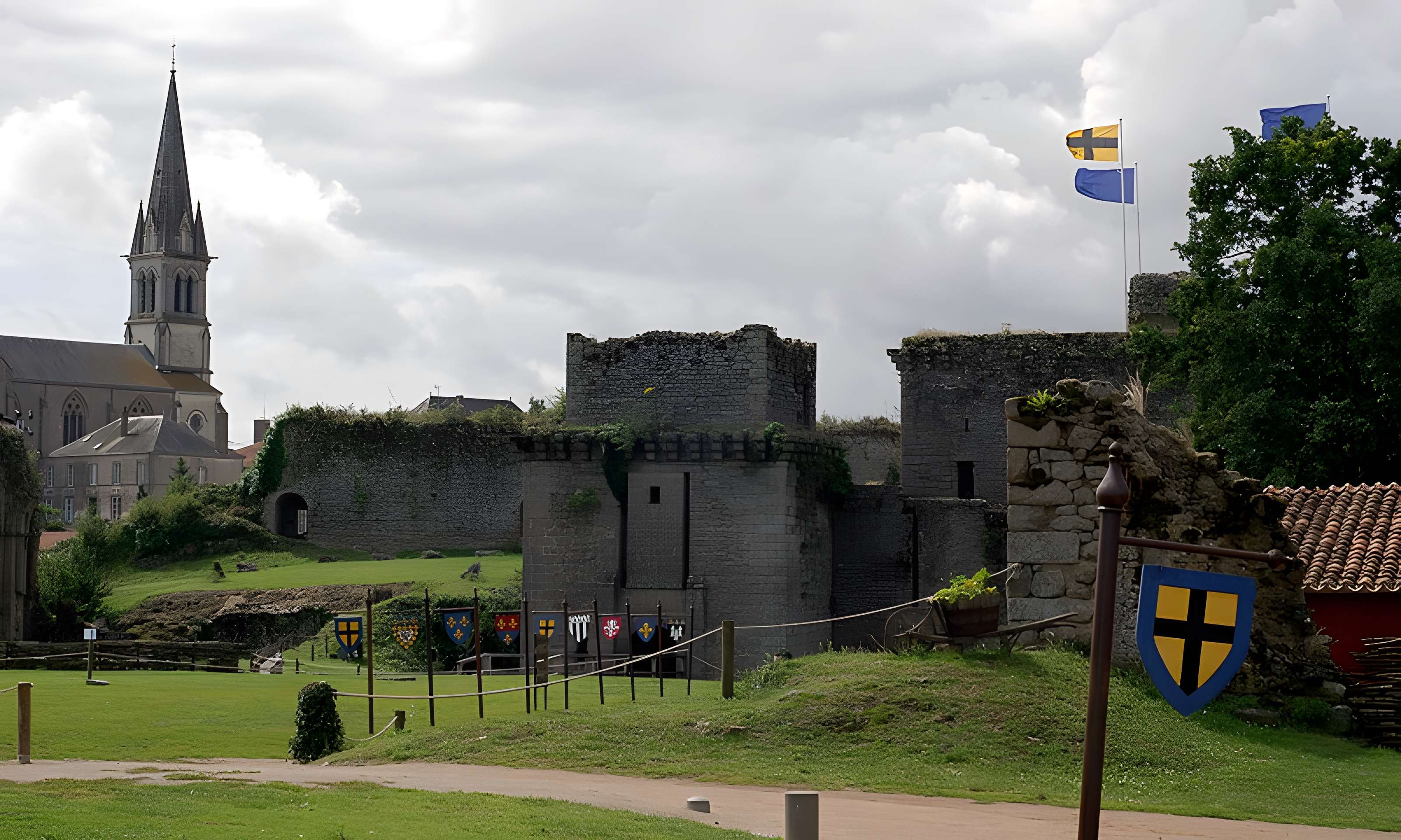 Château de Tiffauges