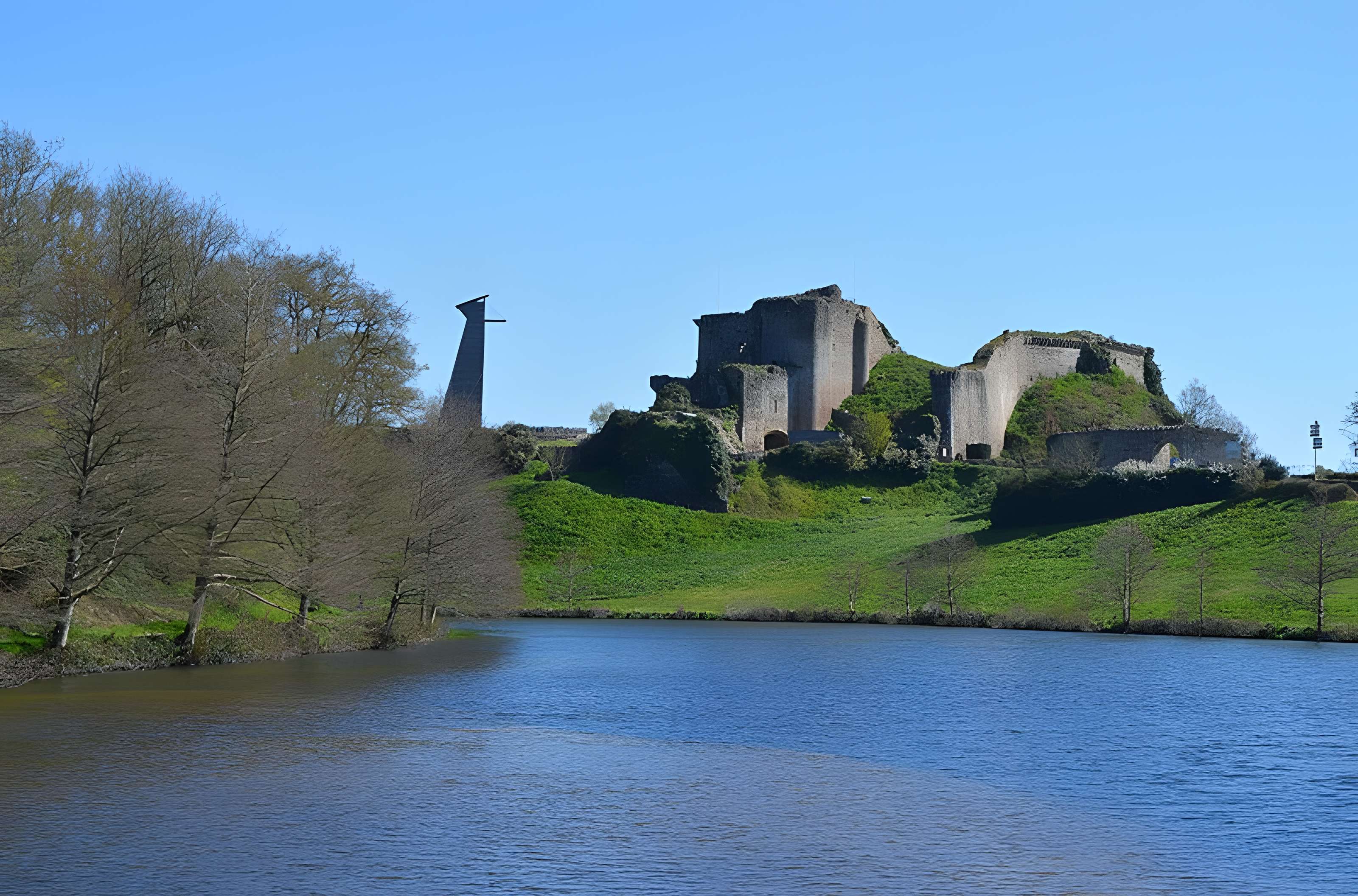 Château de Tiffauges