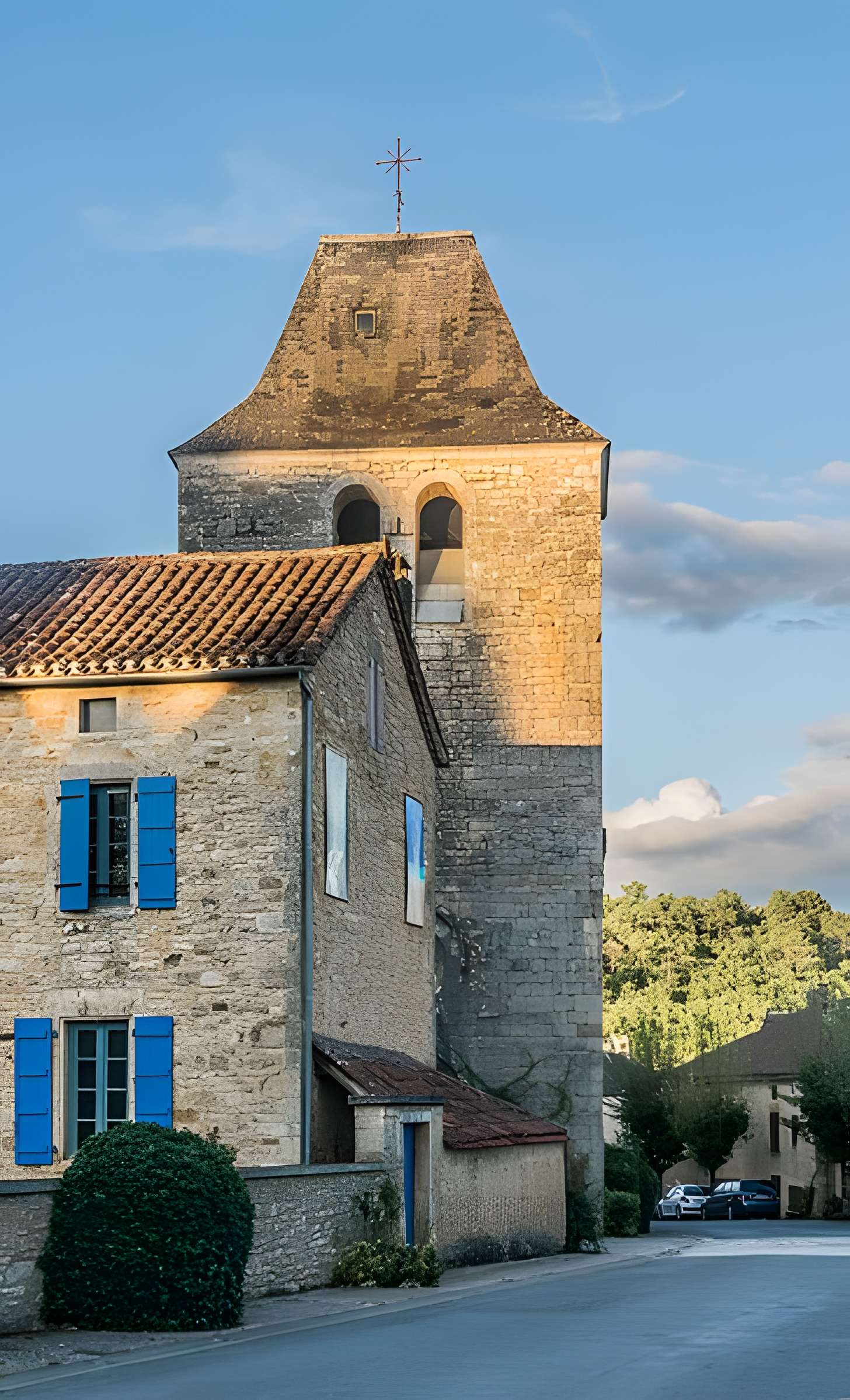 Église Saint-Pierre-ès-Liens de Goujounac