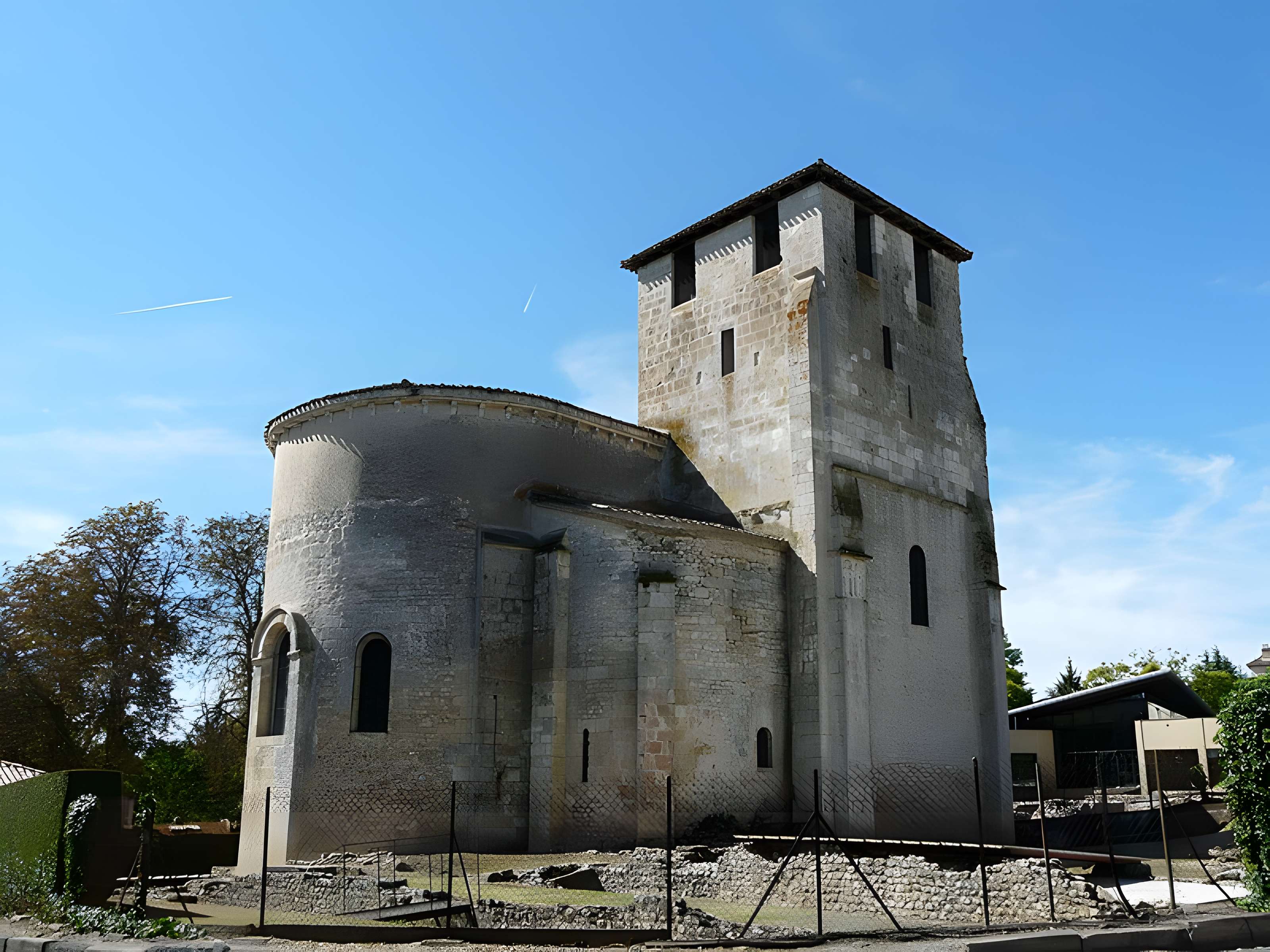 Église Saint-Pierre-ès-Liens de Montcaret