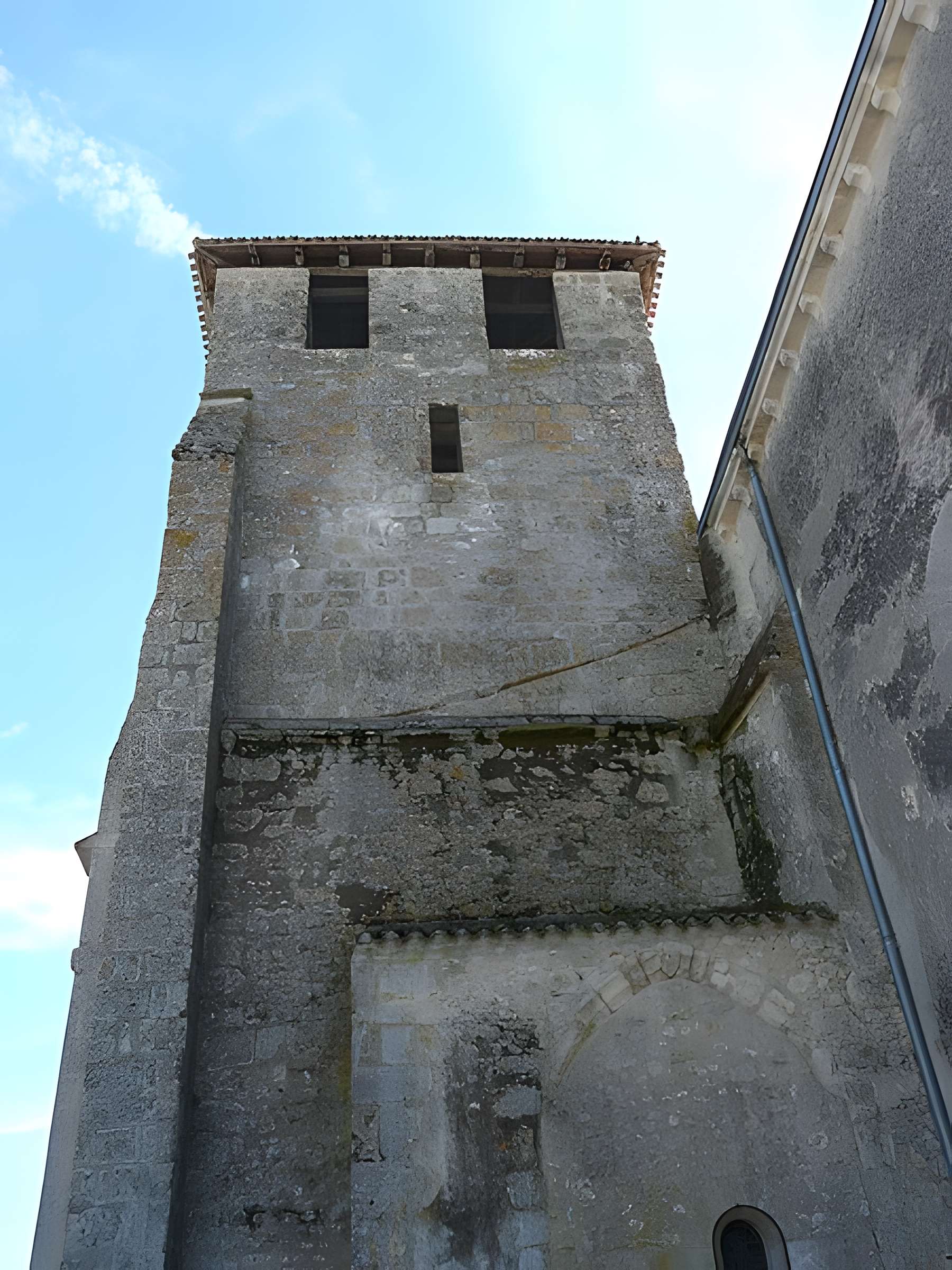 Église Saint-Pierre-ès-Liens de Montcaret