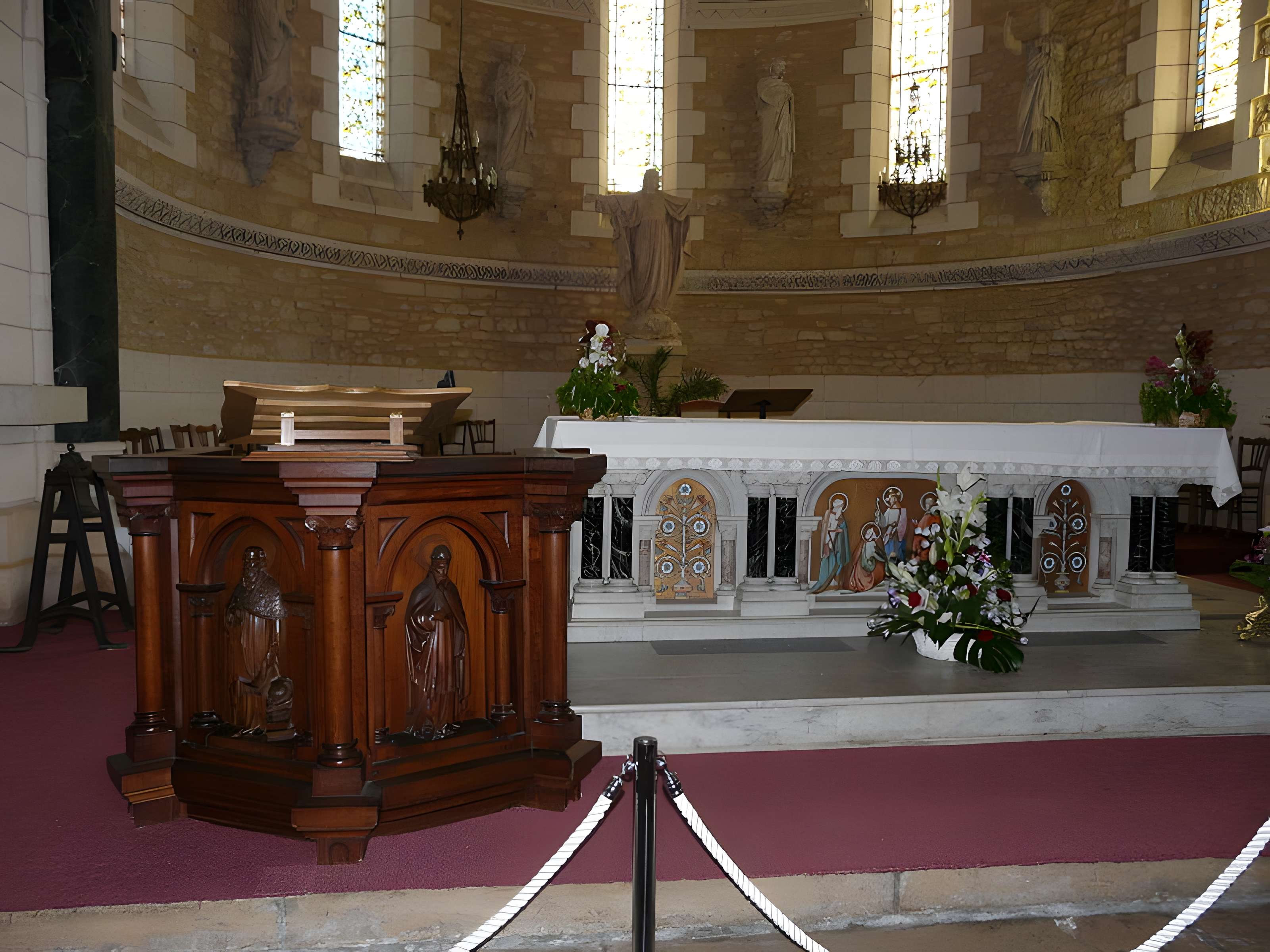Église Saint-Pierre-ès-Liens de Montignac