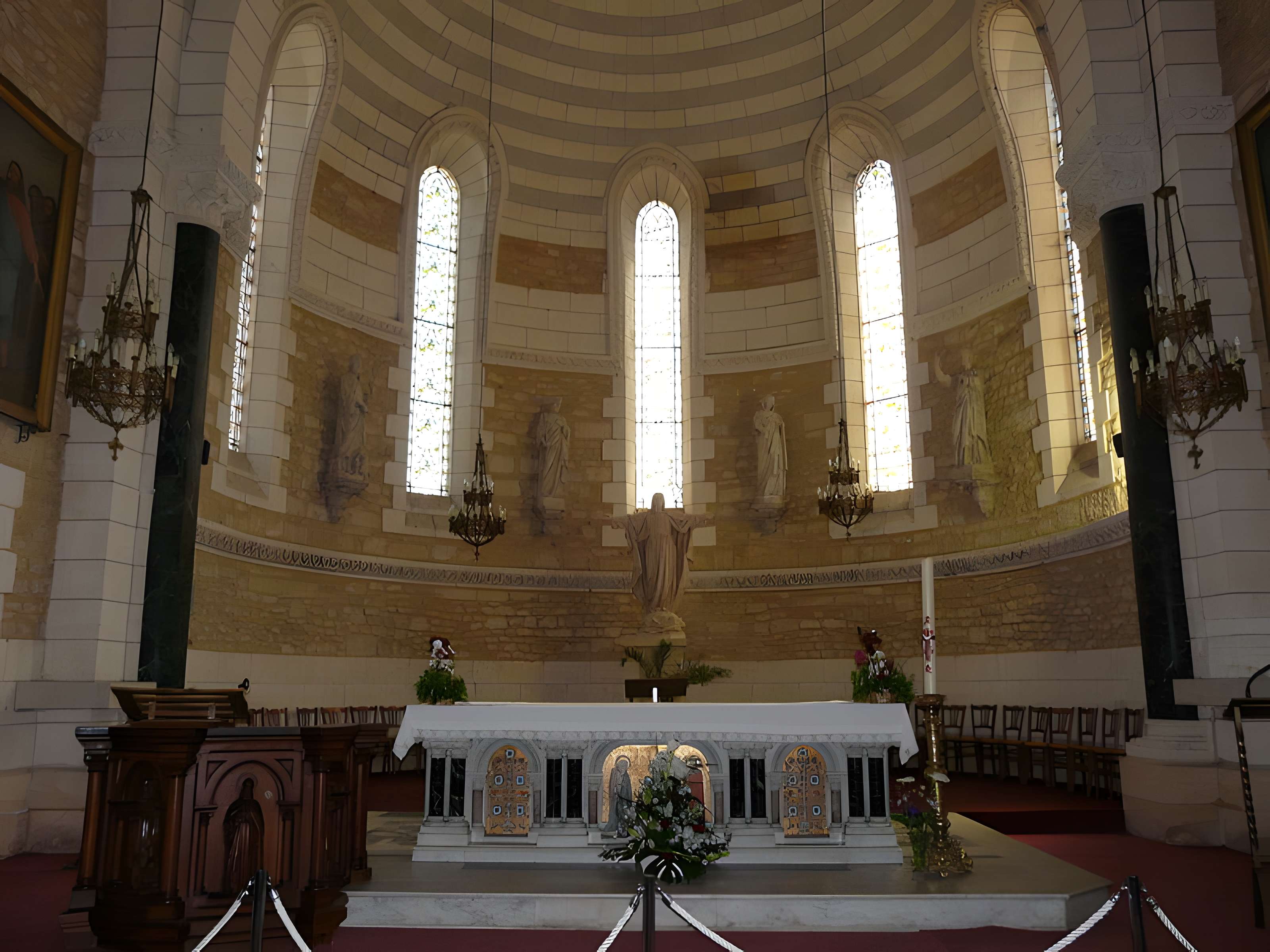 Église Saint-Pierre-ès-Liens de Montignac