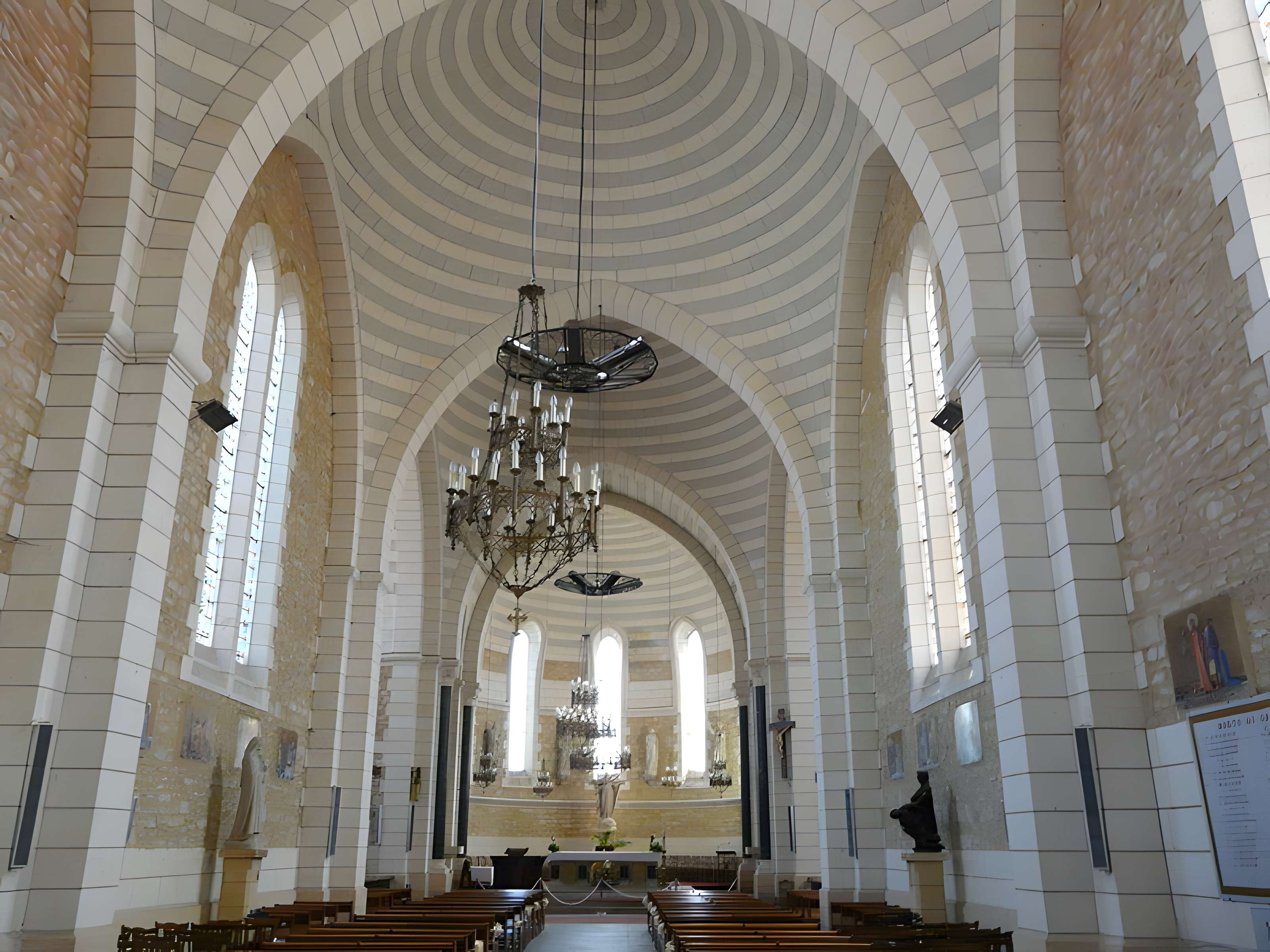 Église Saint-Pierre-ès-Liens de Montignac