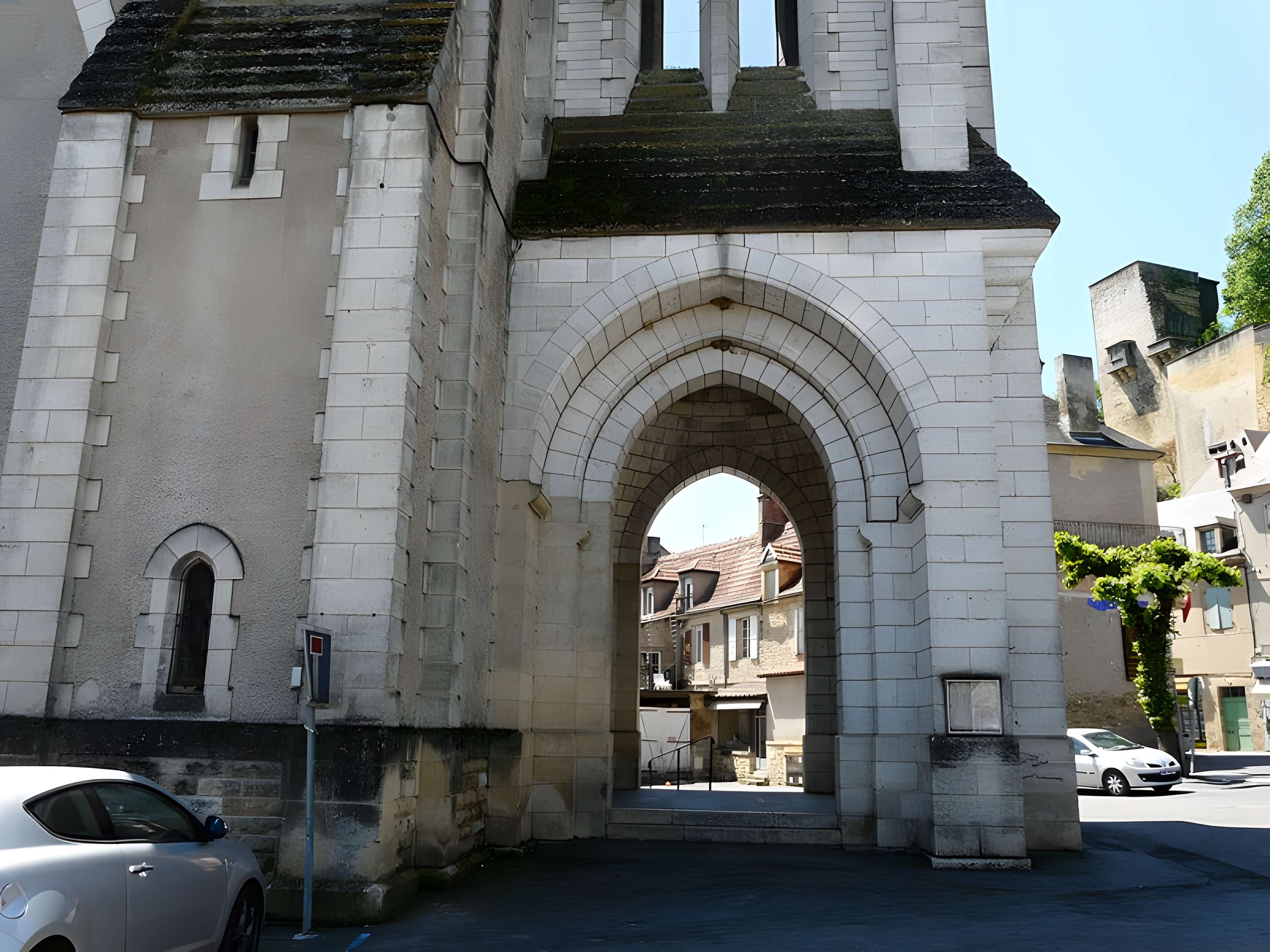 Église Saint-Pierre-ès-Liens de Montignac