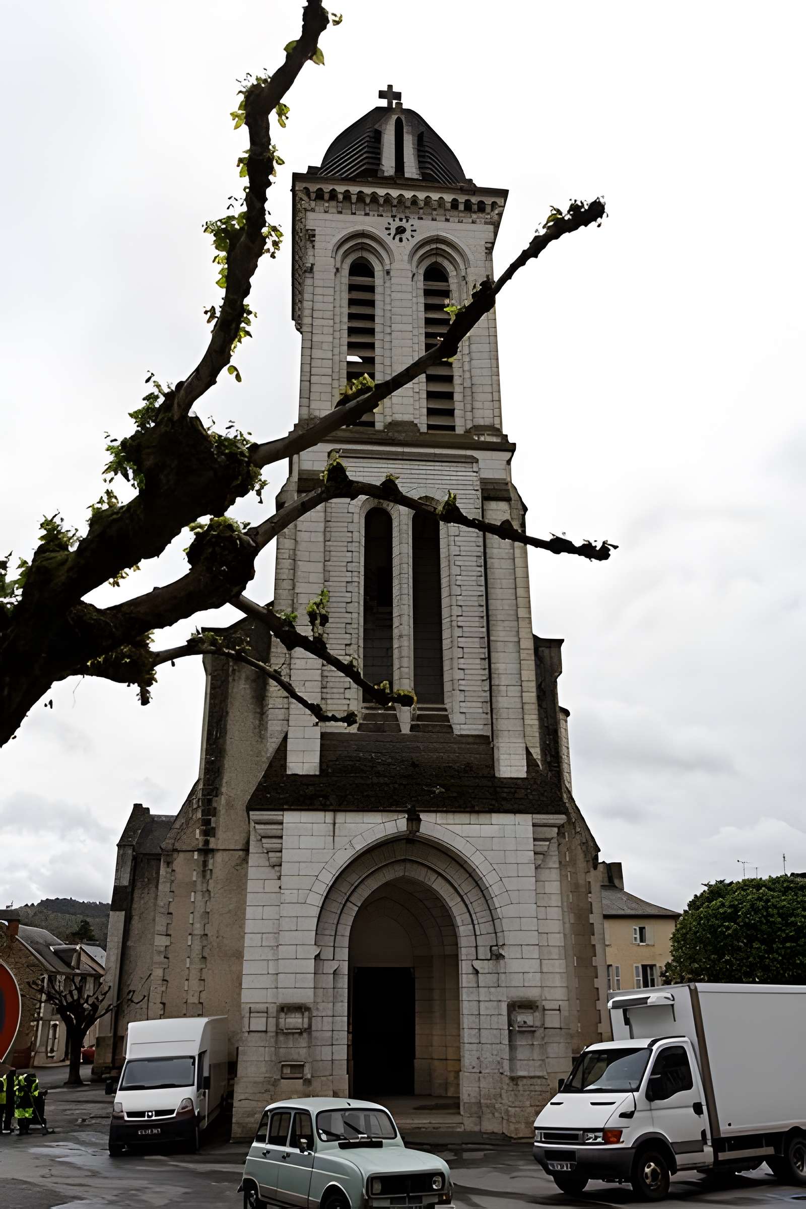 Église Saint-Pierre-ès-Liens de Montignac