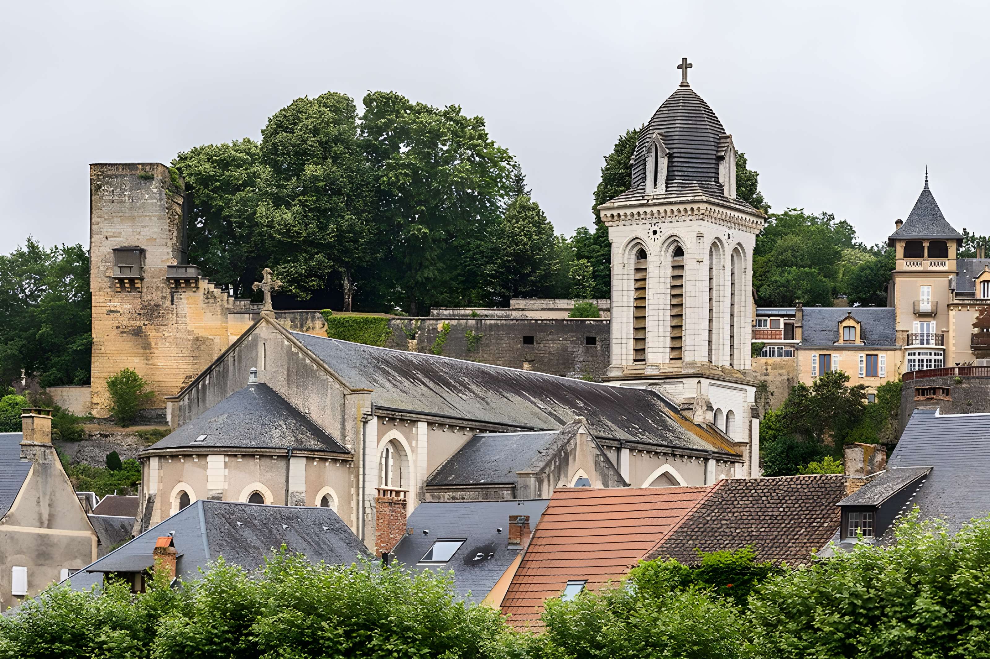 Église Saint-Pierre-ès-Liens de Montignac