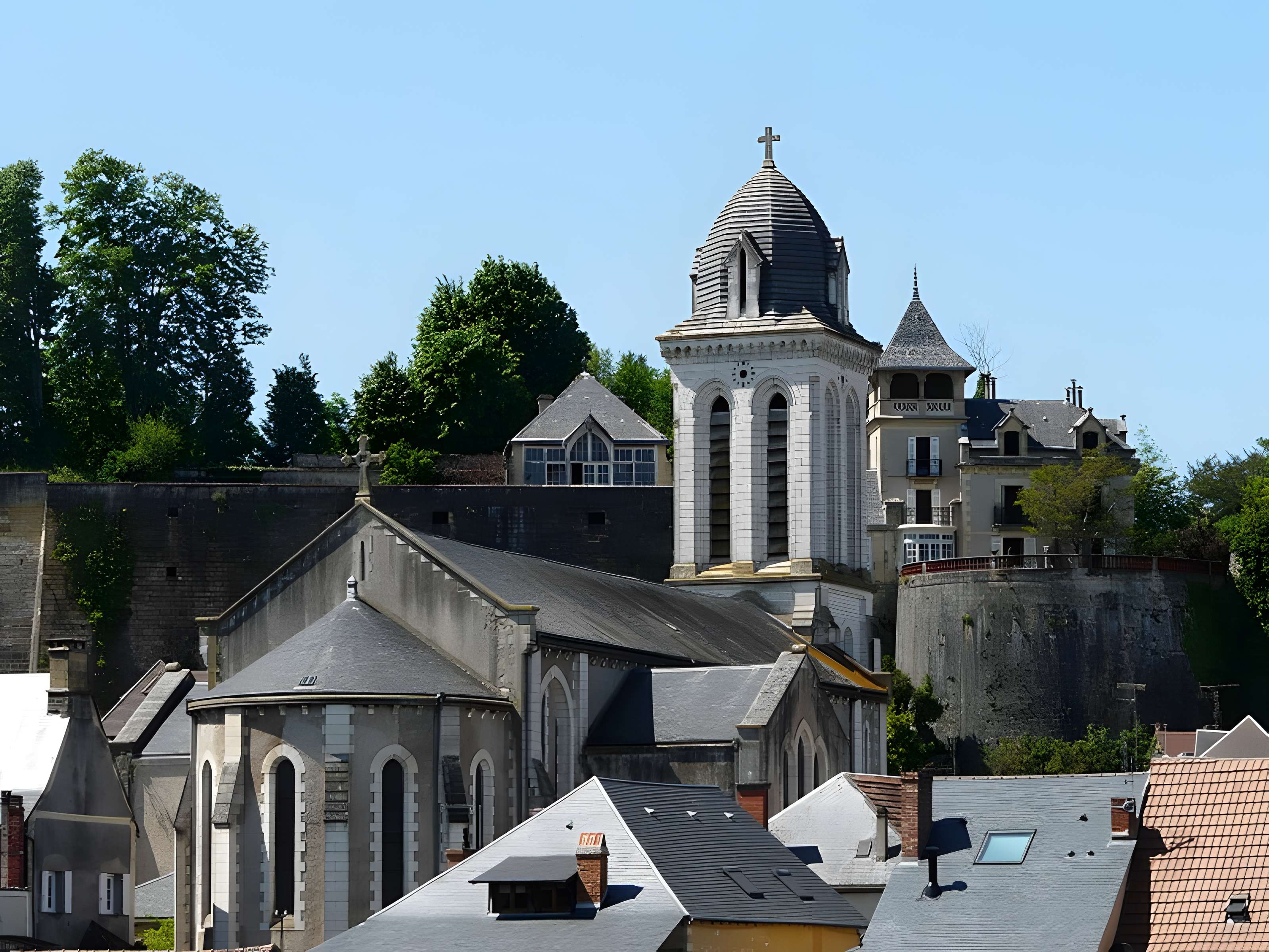 Église Saint-Pierre-ès-Liens de Montignac