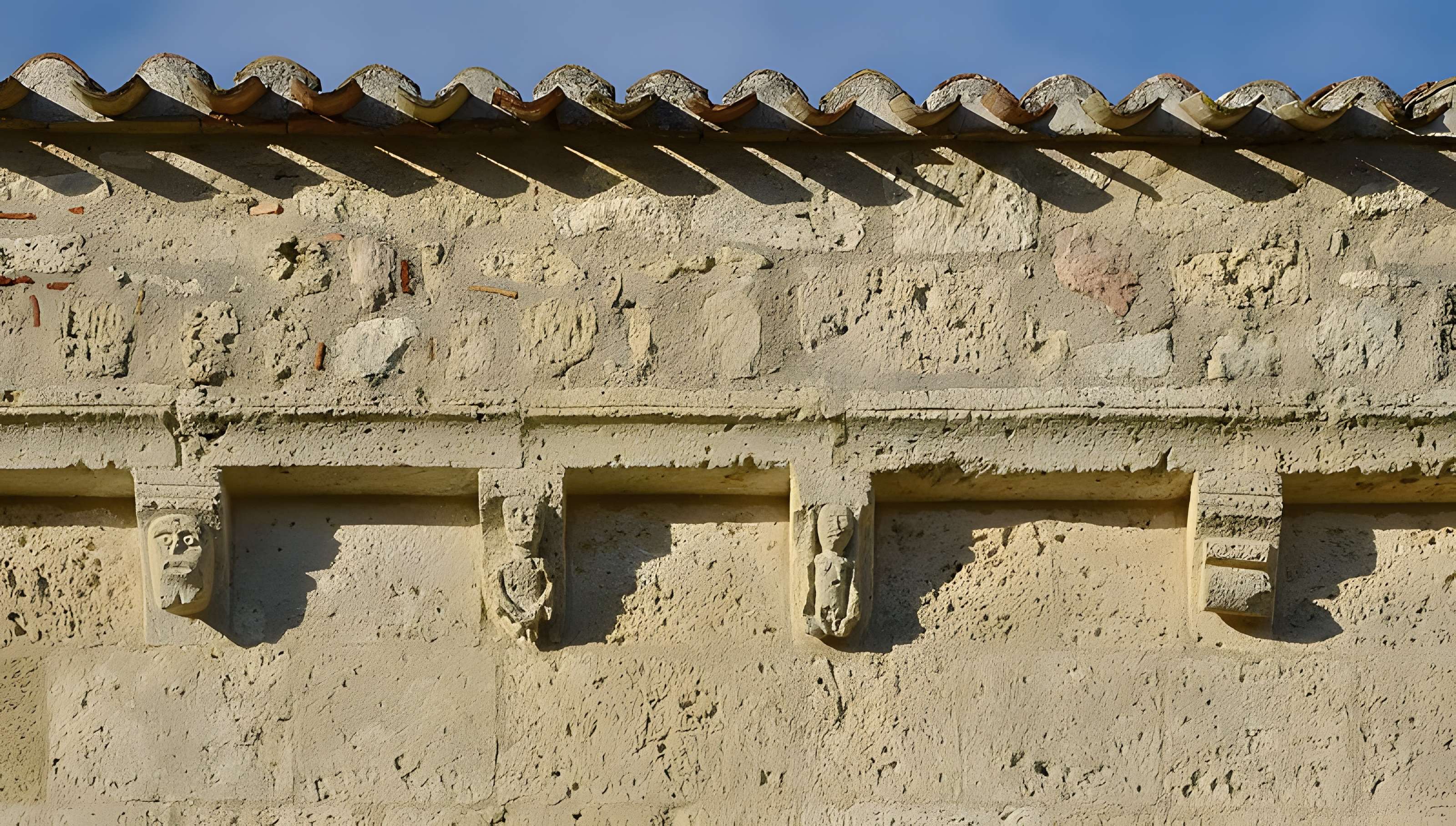 Église Saint-Pierre-ès-Liens de Montpeyroux